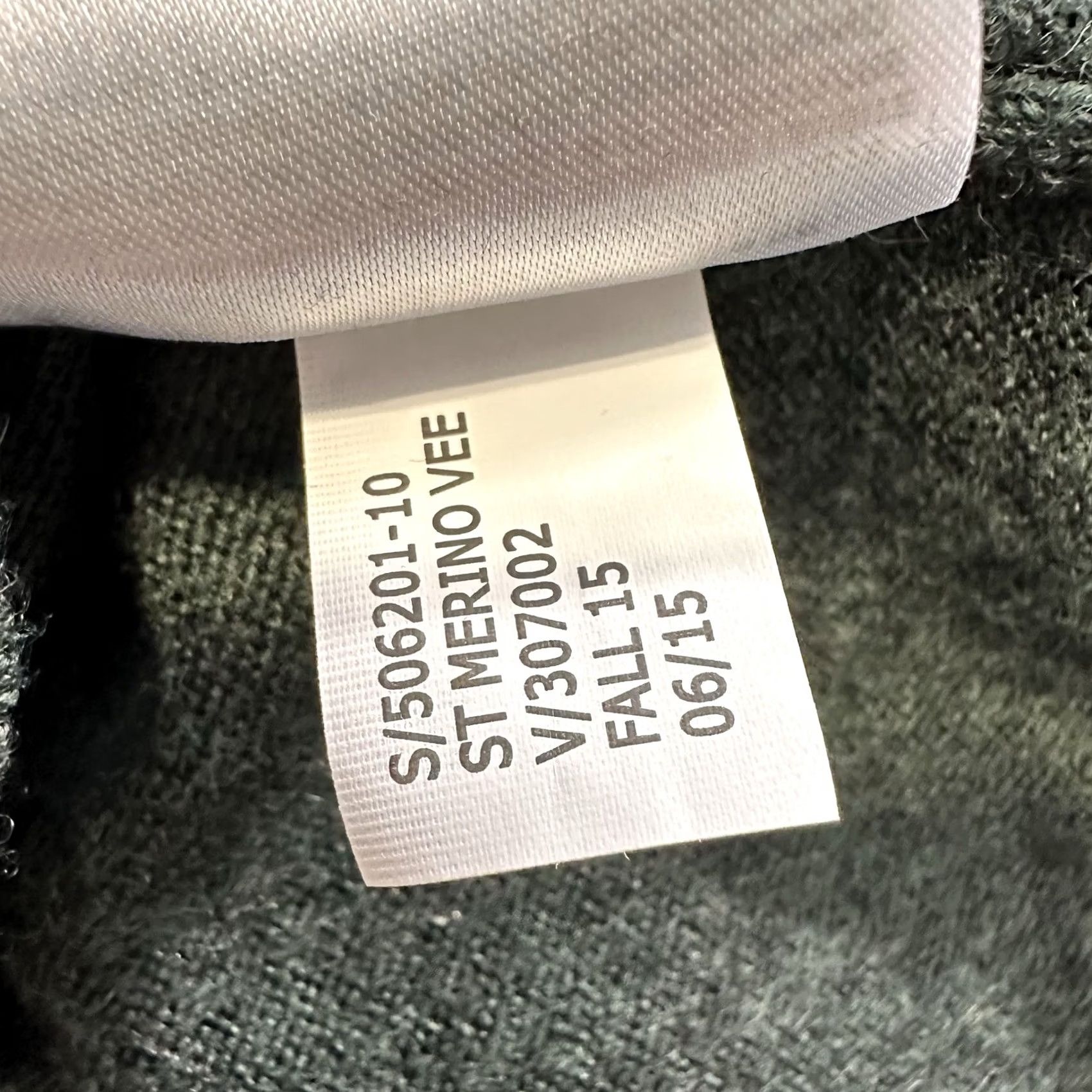 Banana Republic Banana Republic Sweater Mens L Green Extra Fine Merino Wool V-Neck Pullover Size US L / EU 52-54 / 3 - 8 Thumbnail