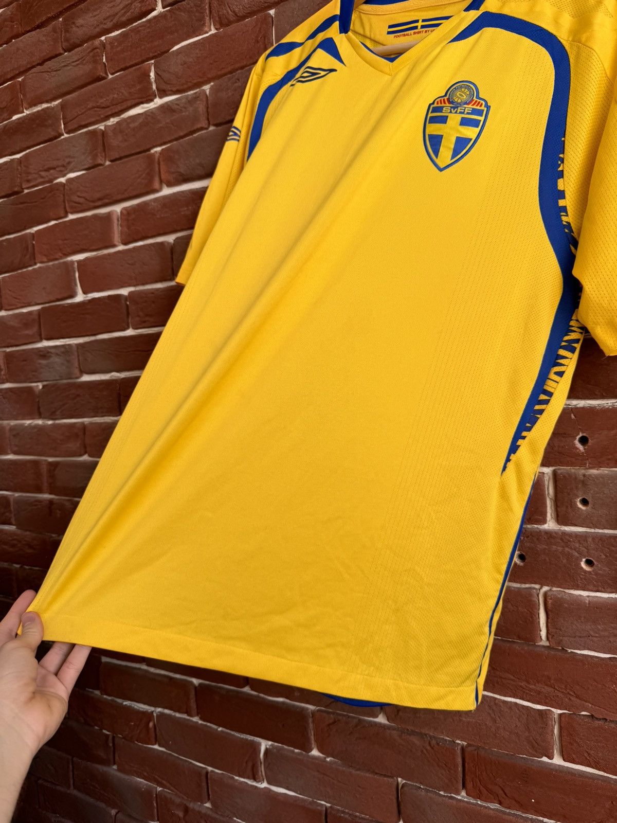 Umbro Rare Vintage 00s Umbro Sweden Team L Yellow Jersey Soccer Size US L / EU 52-54 / 3 - 6 Thumbnail