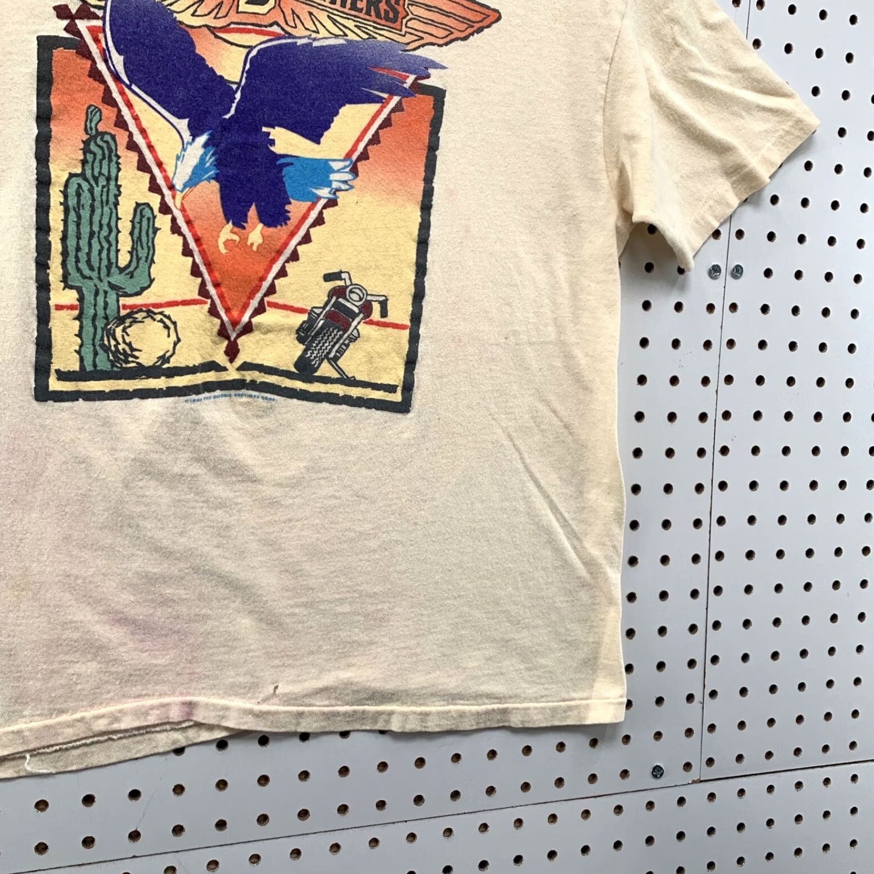 Vintage Vintage 80s Doobie Brothers Band Tee Shirt Mens L Fits Small Beige Eagle 18.5x22.5 Size US S / EU 44-46 / 1 - 6 Thumbnail