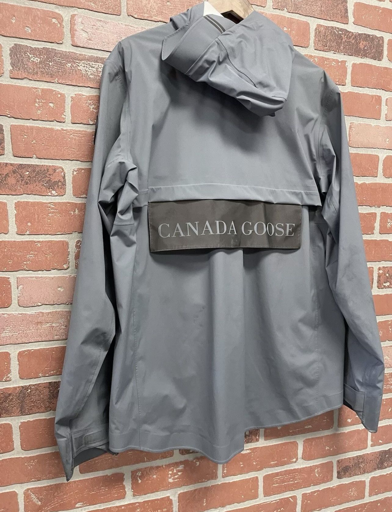 Canada Goose Size L - Canada Goose Reflective Mens Lightweight Jacket Size US L / EU 52-54 / 3 - 7 Thumbnail