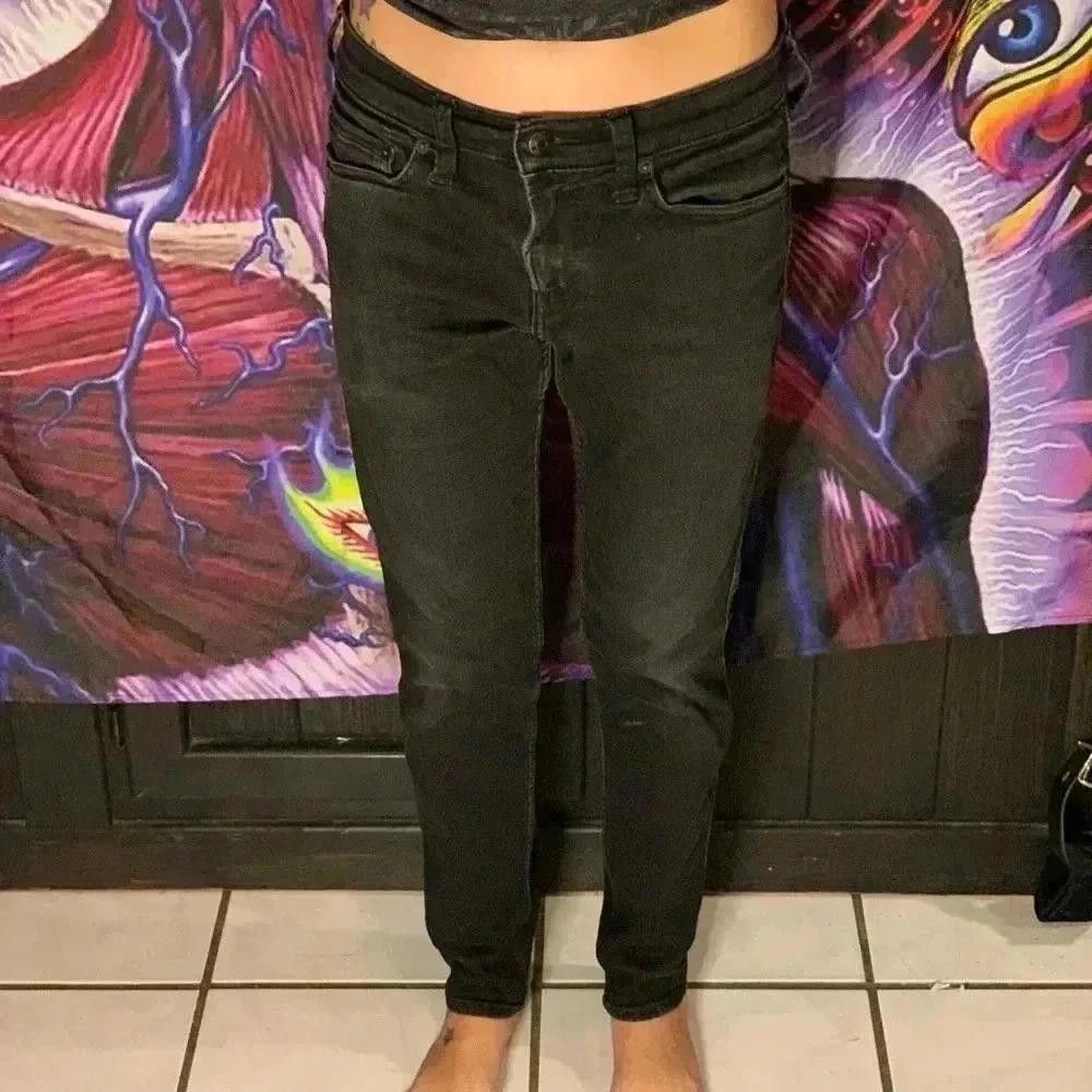 Designer Hollister Women's Black Skinny Jeans Size 29x30 Size US 29 - 1 Thumbnail