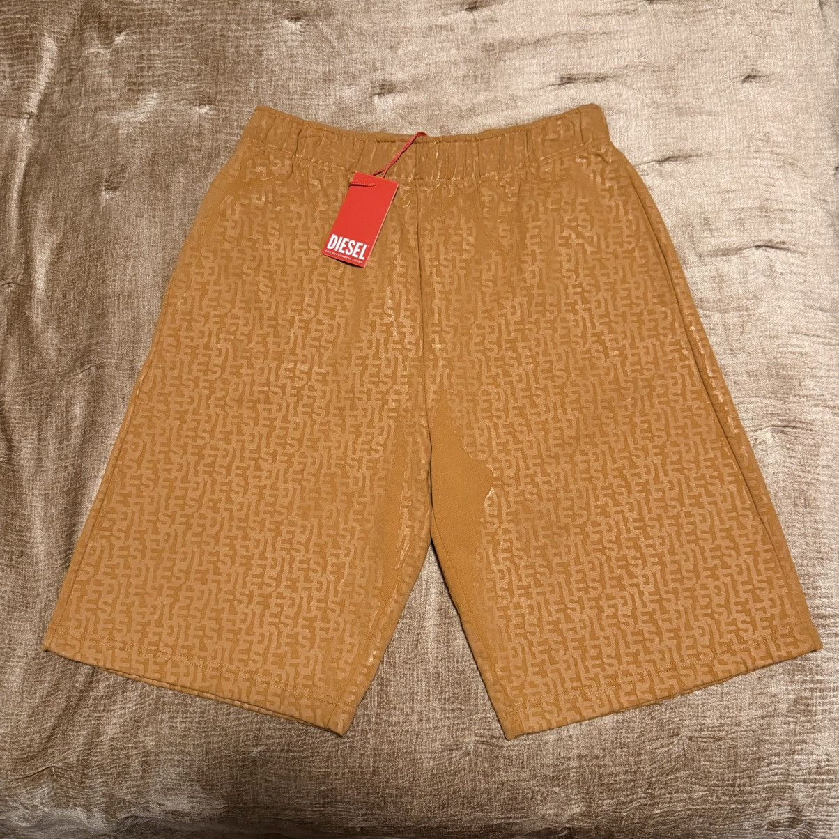 Diesel Diesel P-Marshy-Mono Shorts Monogram Embossed NWT $225 Size US 32 / EU 48 - 4 Thumbnail