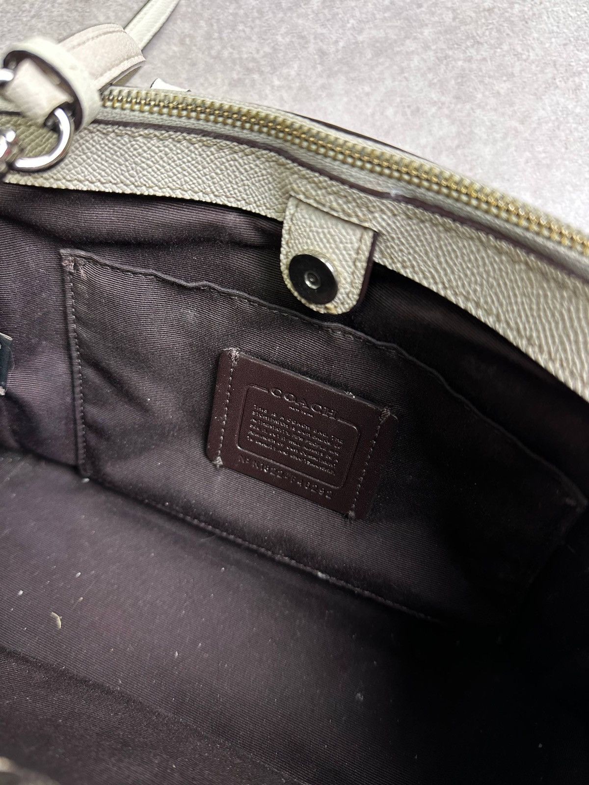 Coach Coach White Leather Shoulder Bag Size ONE SIZE - 13 Thumbnail