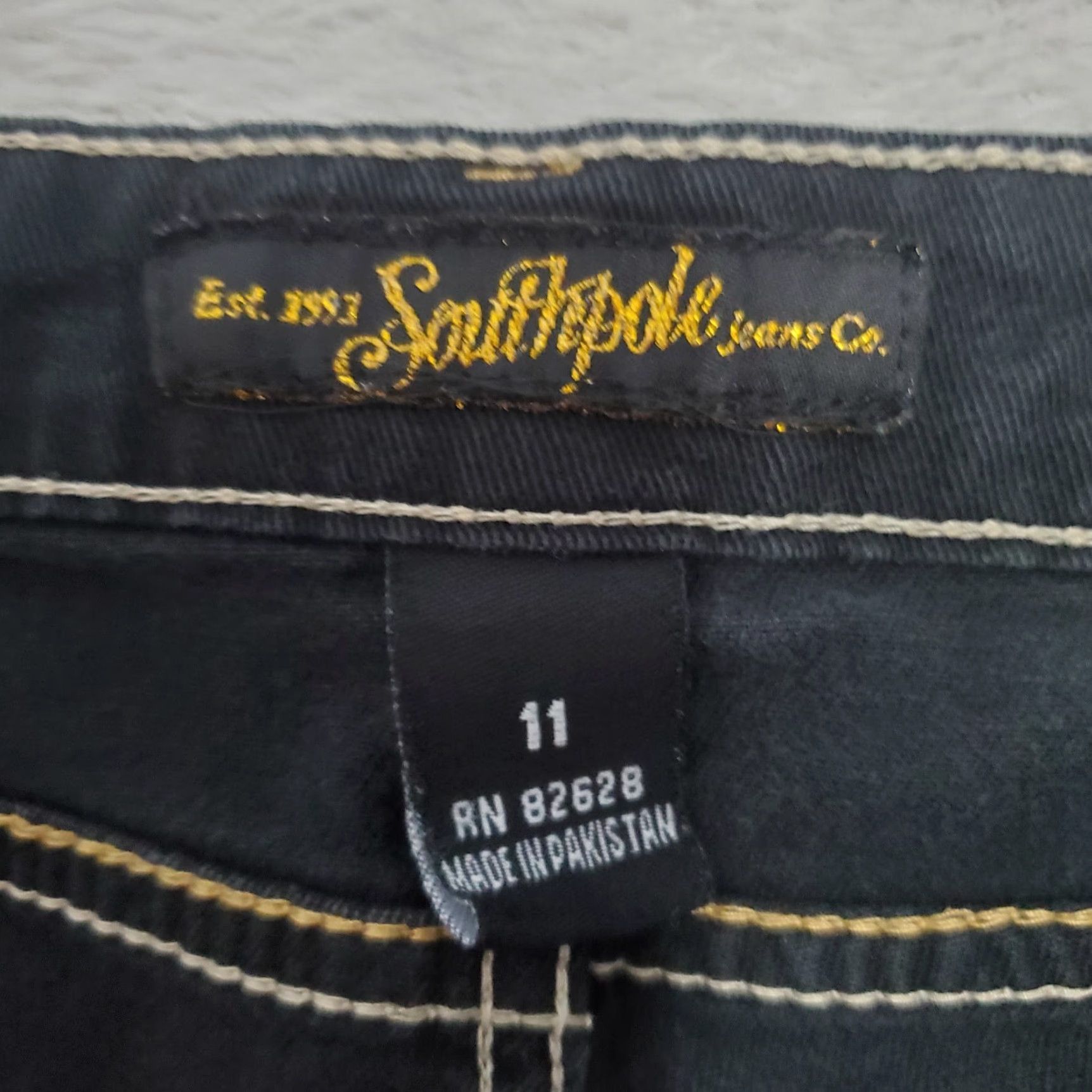 Southpole Southpole Denim Shorts Women 11 Black Embroidered Studded Pockets Stretch 5-Pocket Low Rise 90s Casual Jeans Shorts Womens Size 32" / US 10 / IT 46 - 3 Thumbnail