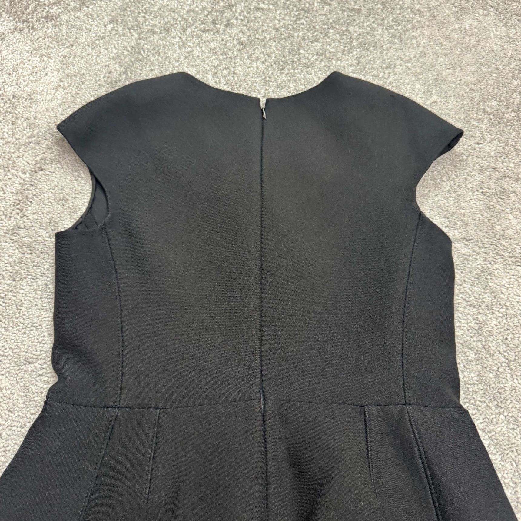 Vince Vince Dress Women Black Cap Sleeve Knit Fit & Flare Knee Length 8 LBD Classic Office Casual Seasonal Mens? Girls? Size M / US 6-8 / IT 42-44 - 4 Thumbnail