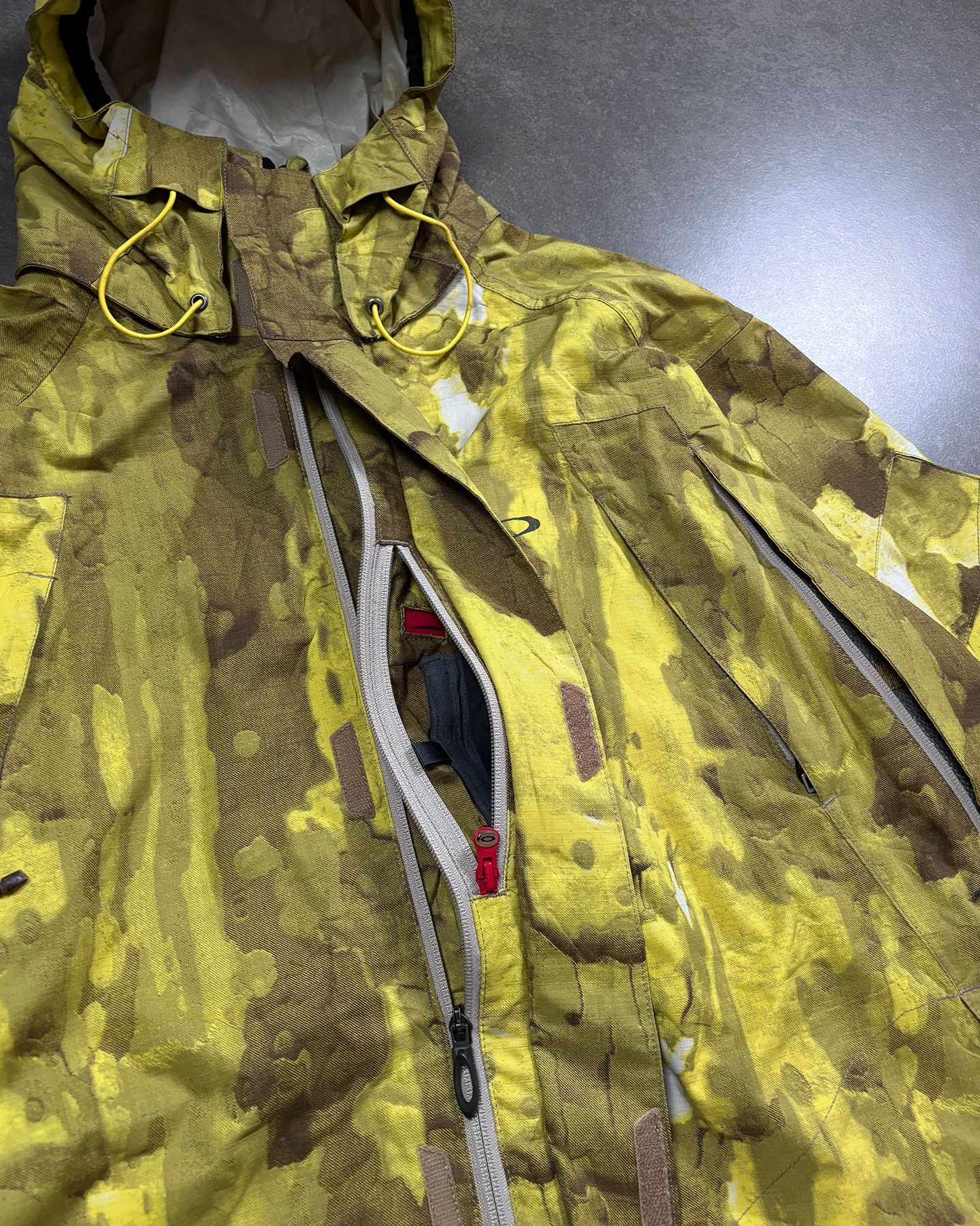 Oakley 00s Oakley Down Geometric Pattern Magnetic Closure Jacket Size US XL / EU 56 / 4 - 8 Thumbnail