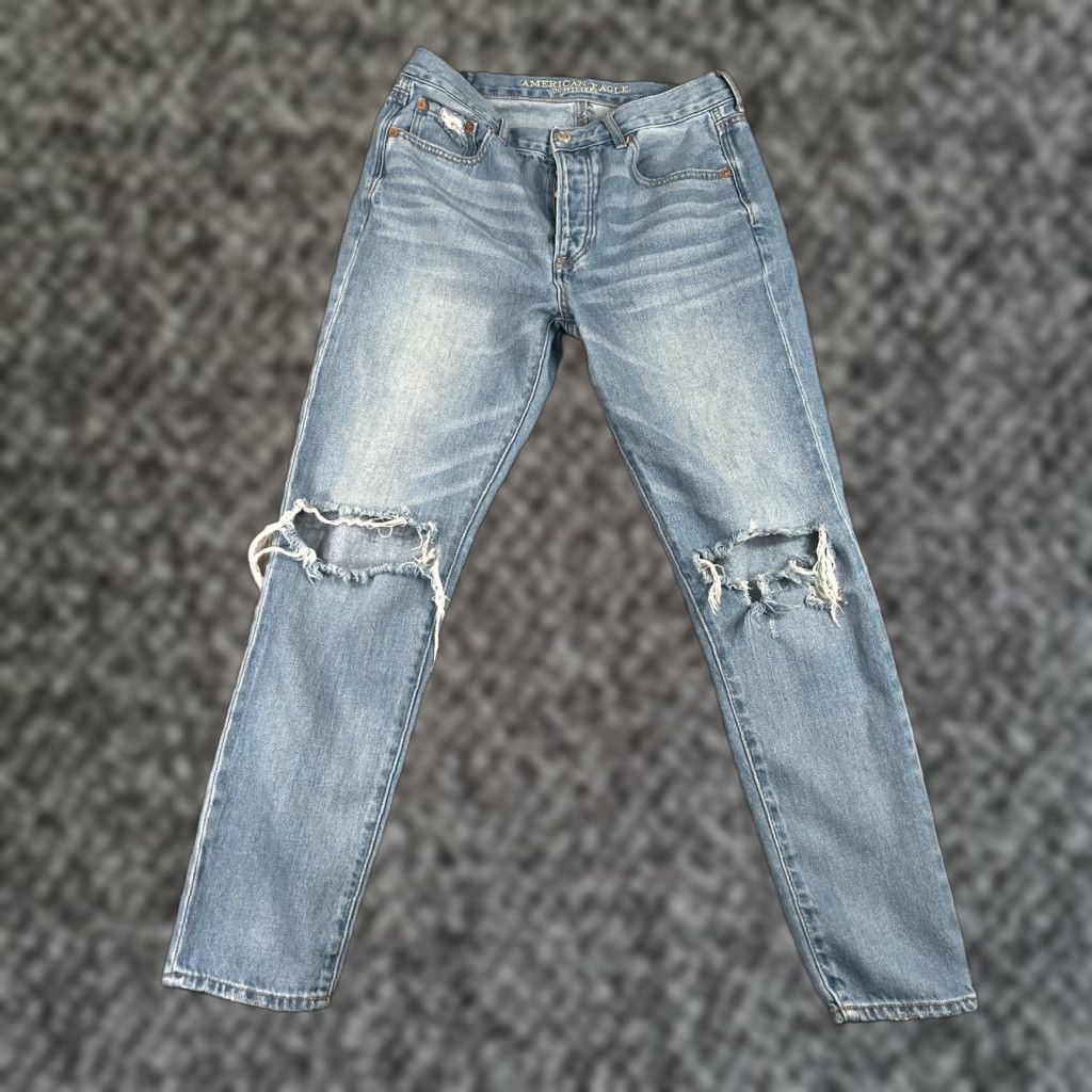 American Eagle Outfitters AMERICAN EAGLE OUTFITTERS Light Wash Hi Rise Girlfriend Jeans Womens 4 Blue Cotton Size 27" / US 4 / IT 40 - 1 Thumbnail