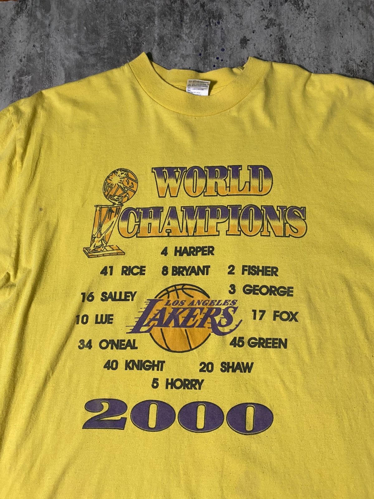 NBA Vintage 2000s Lakers World Champions Tshirt Size US XL / EU 56 / 4 - 2 Thumbnail
