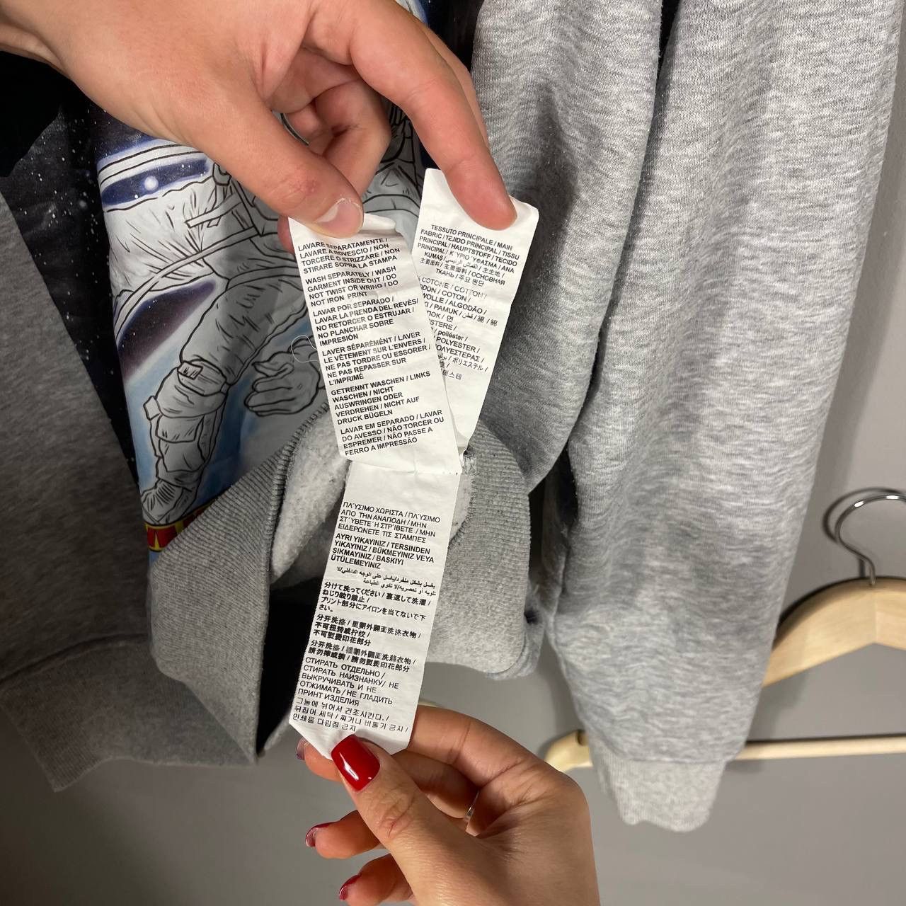 Moschino Moschino Tales from Love sweatshirt Size US L / EU 52-54 / 3 - 8 Thumbnail