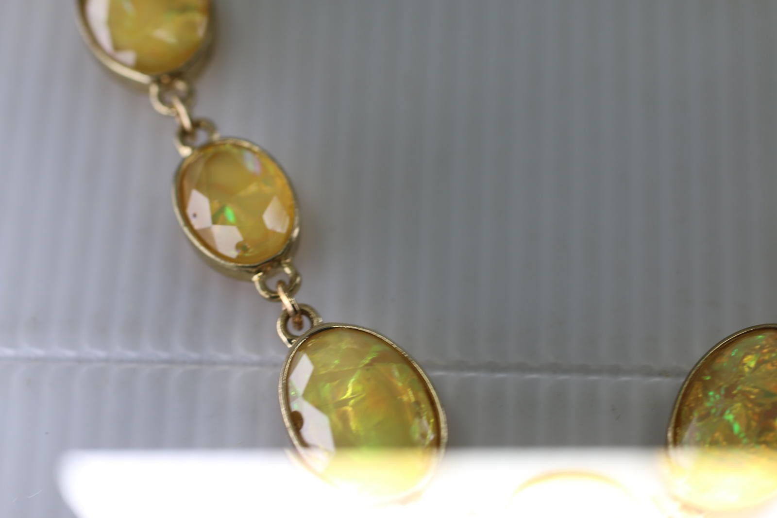 Unknown London Vintage Yellow Opal Necklace Gold Tone Oval Faceted Necklace Size ONE SIZE - 3 Thumbnail