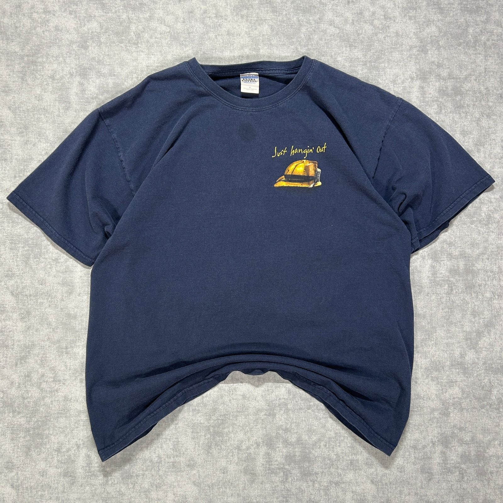 Gildan VTG Gildan Just Hangin Out Fireman casual graphic tee mns XL Size US XL / EU 56 / 4 - 2 Thumbnail