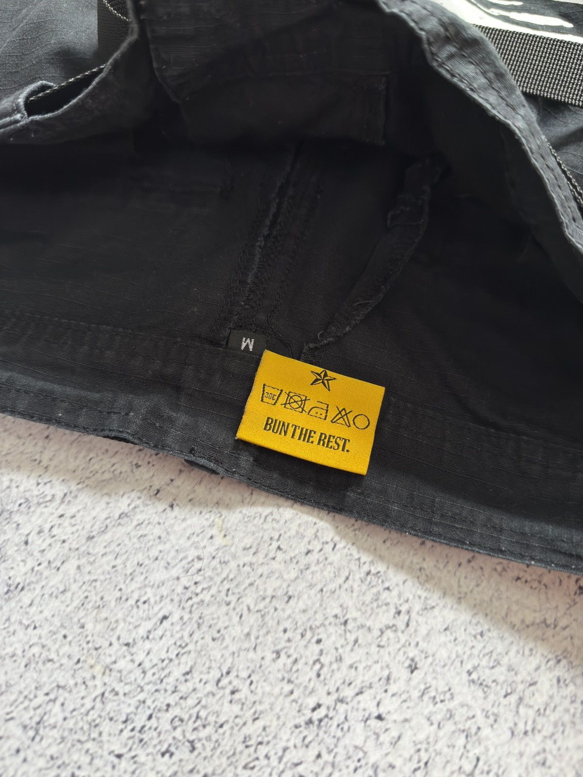 Corteiz CORTEIZ GUERILLAZ BLACK CARGO PANTS Size US 34 / EU 50 - 8 Thumbnail