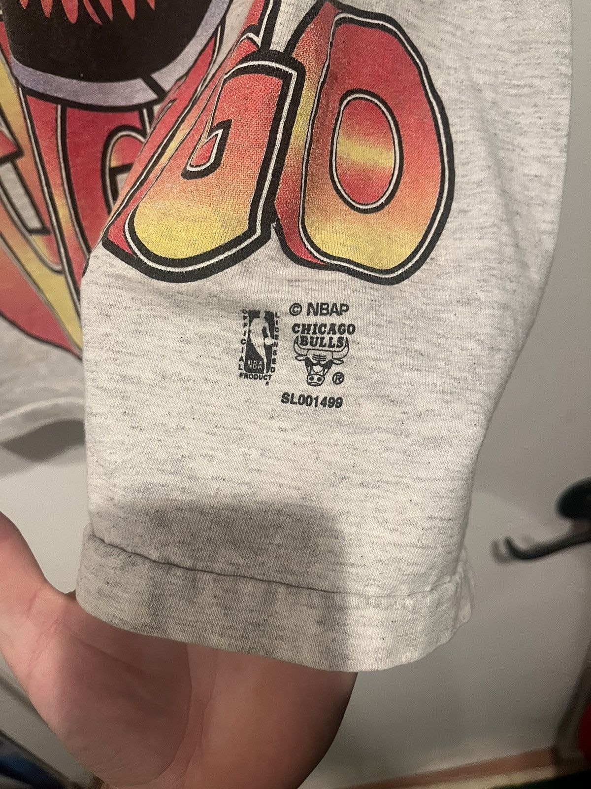 Vintage 1990’s Rare Chicago Bulls tshirt Size US L / EU 52-54 / 3 - 5 Thumbnail