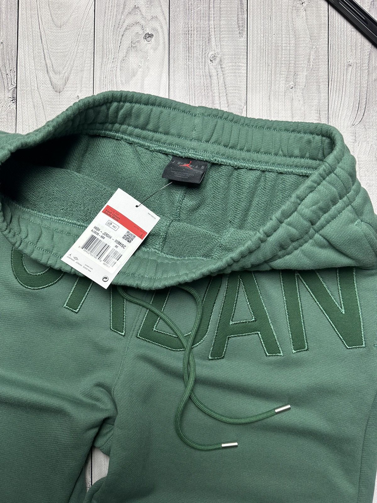 Jordan x Nina Chanel green pants very rare logo 23 size:M,L