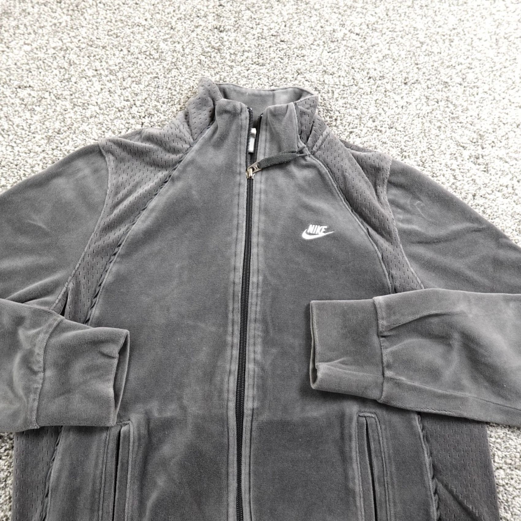 Nike VINTAGE Nike Jacket Womens M Gray Velour Swoosh Zip Track Sweatshirt Athletic Y2K Size M / US 6-8 / IT 42-44 - 3 Thumbnail