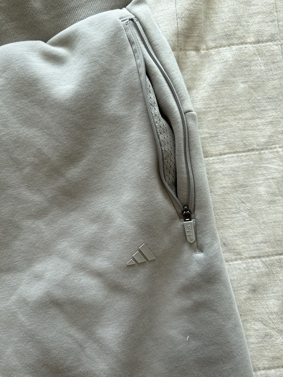 Adidas Adidas basketball sweat pants Size US 34 / EU 50 - 2 Thumbnail