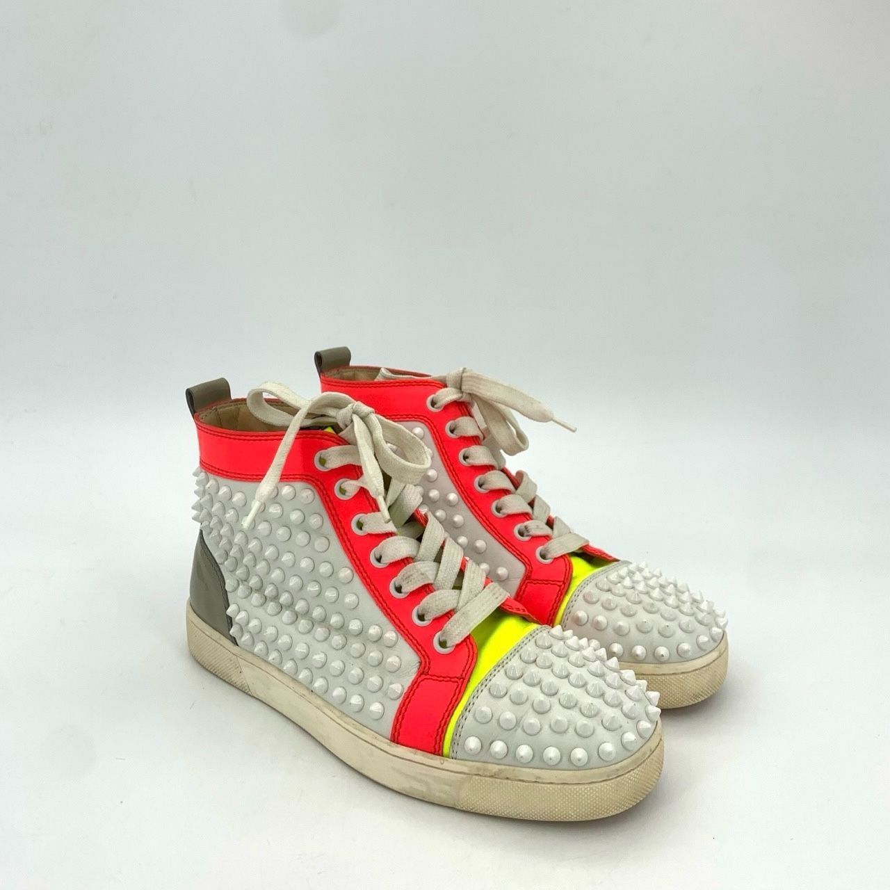 Christian Louboutin Christian Louboutin 37.5 Rivet Design Tie Flat Sneakers Whit Size US 6.5 / IT 36.5 - 6 Thumbnail