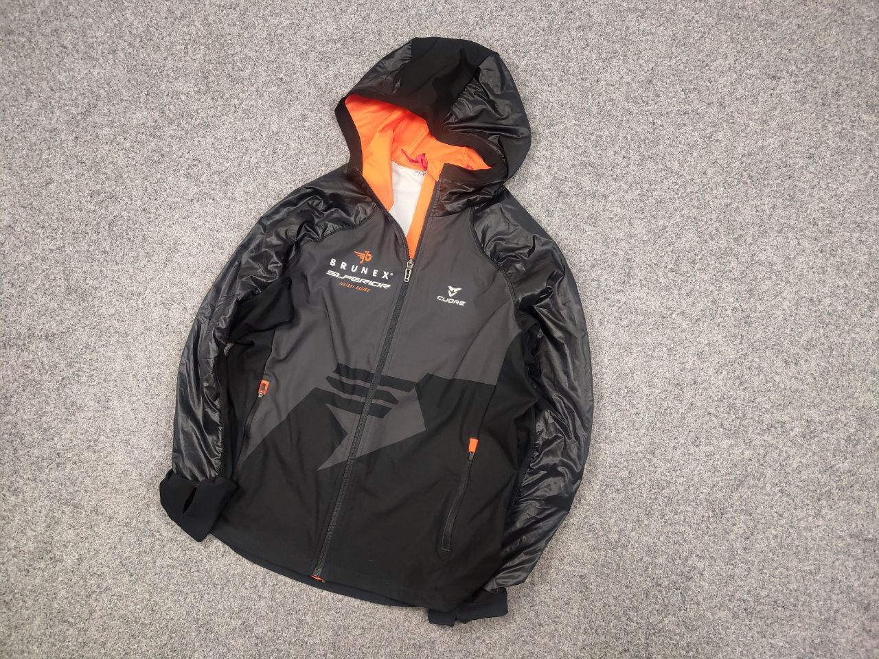 Rapha Cuore Cycling Rain Tail Black Hooded Women’s Jacket racing Size XL / US 12-14 / IT 48-50 - 4 Thumbnail