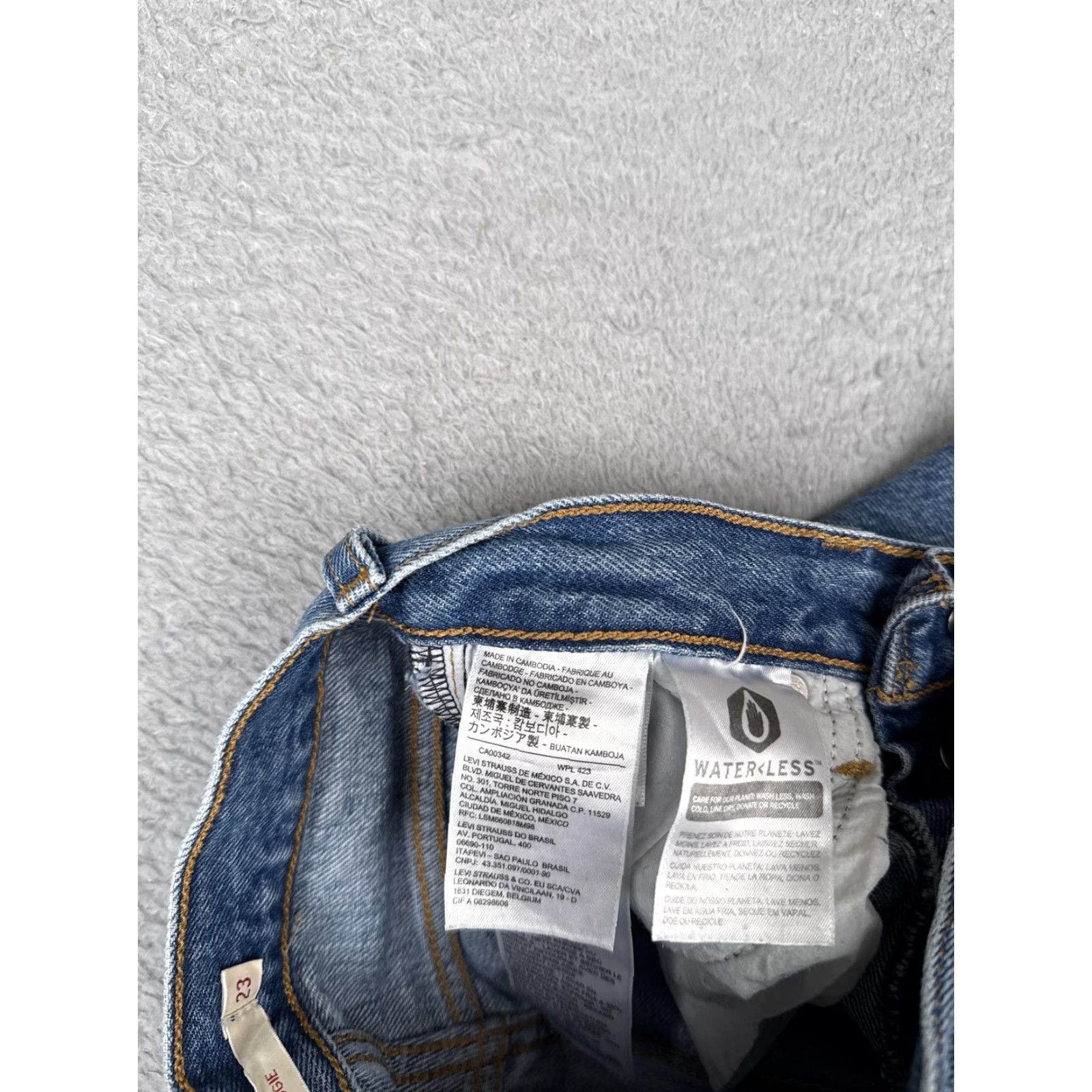 Levi's Levis Jeans Womens 23x26 Blue Denim Premium Wedgie Distressed Mid Rise Big E Size 40" / US 18 - 6 Thumbnail