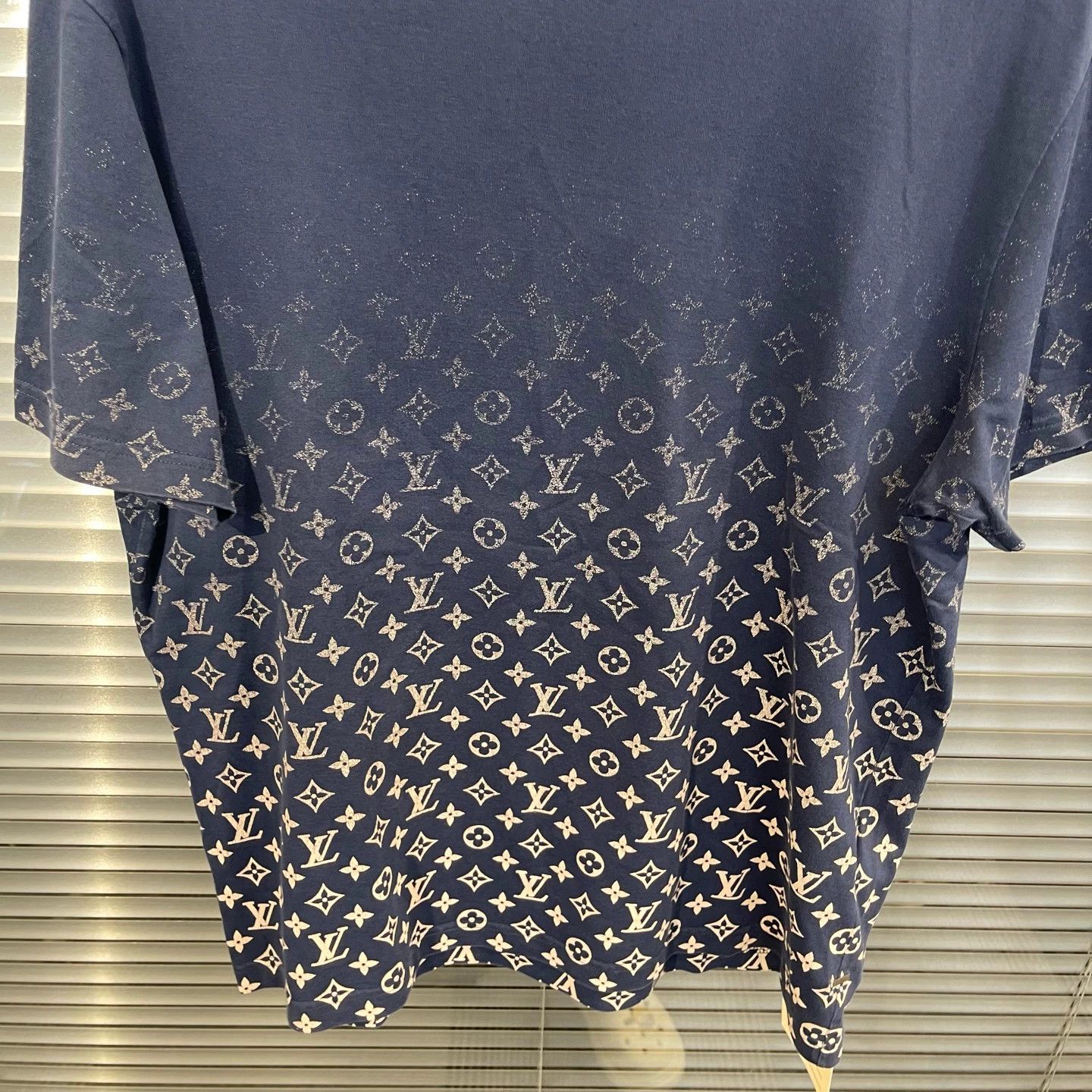 Louis Vuitton LV gradient monogram allover short tee L 99 new Size US L / EU 52-54 / 3 - 4 Thumbnail