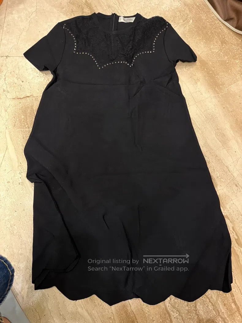 Valentino Valentino Black dress Size L / US 10 / IT 46 - 1 Thumbnail