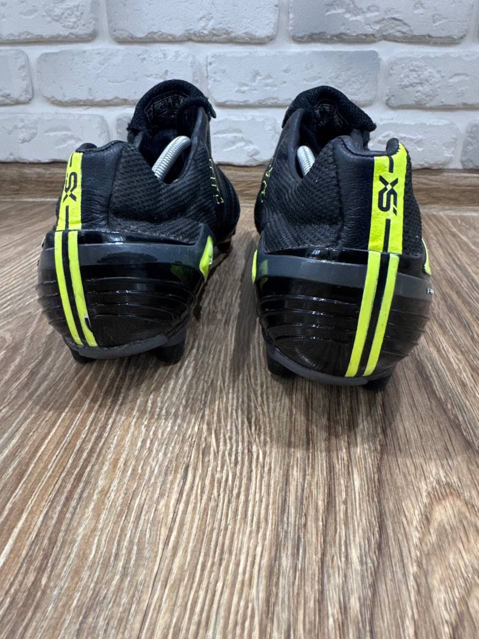 Umbro UMBRO SX VALOR II ULTRA SG ELITE SOCCER FOOTBALL BOOTS Size US 11.5 / EU 44-45 - 8 Thumbnail