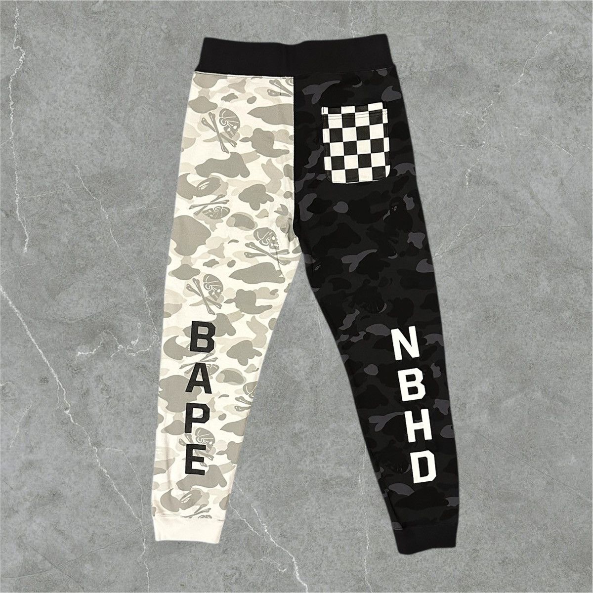 Bape × Neighborhood Bape x Neighbourhood Split Mimetic Shark Pants Black/White Size US 34 / EU 50 - 2 Thumbnail