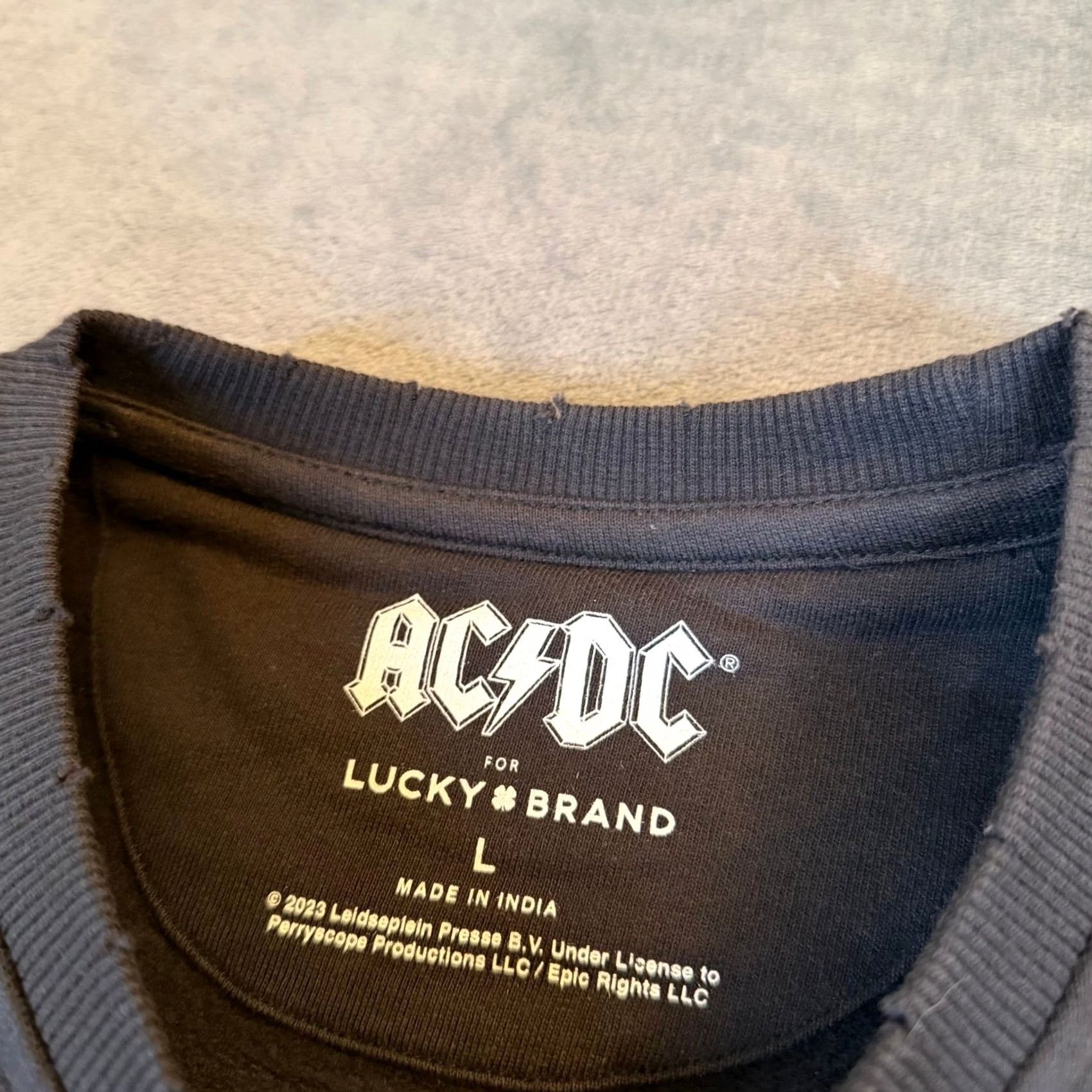 Lucky Brand Lucky Brand AC/DC Graphic Sweatshirt Mens L Black Pullover Crewneck NWT Size US L / EU 52-54 / 3 - 2 Thumbnail