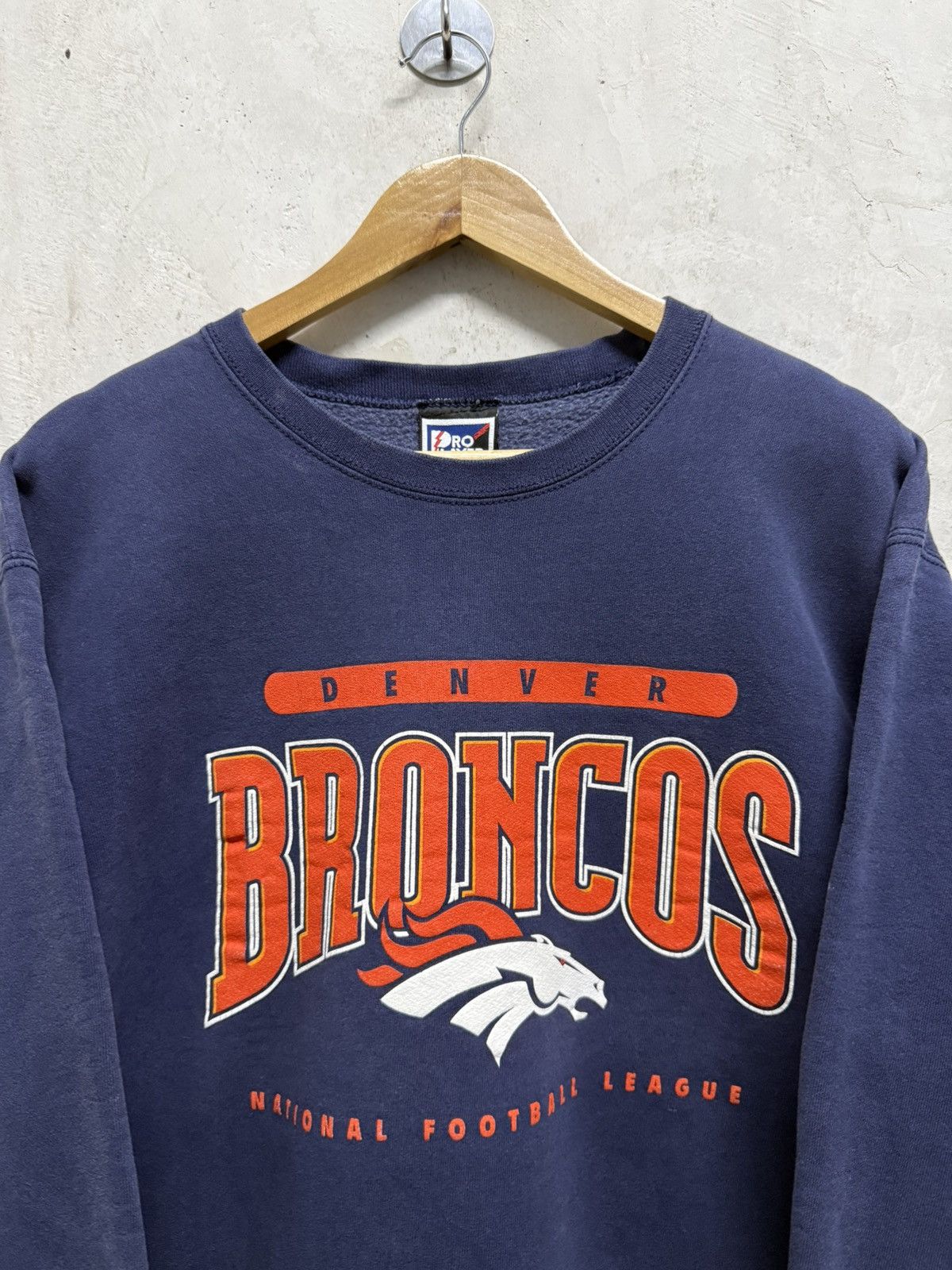 NFL 2000s Faded Denver Broncos Super Bowl Champ Crewneck Size US L / EU 52-54 / 3 - 2 Thumbnail