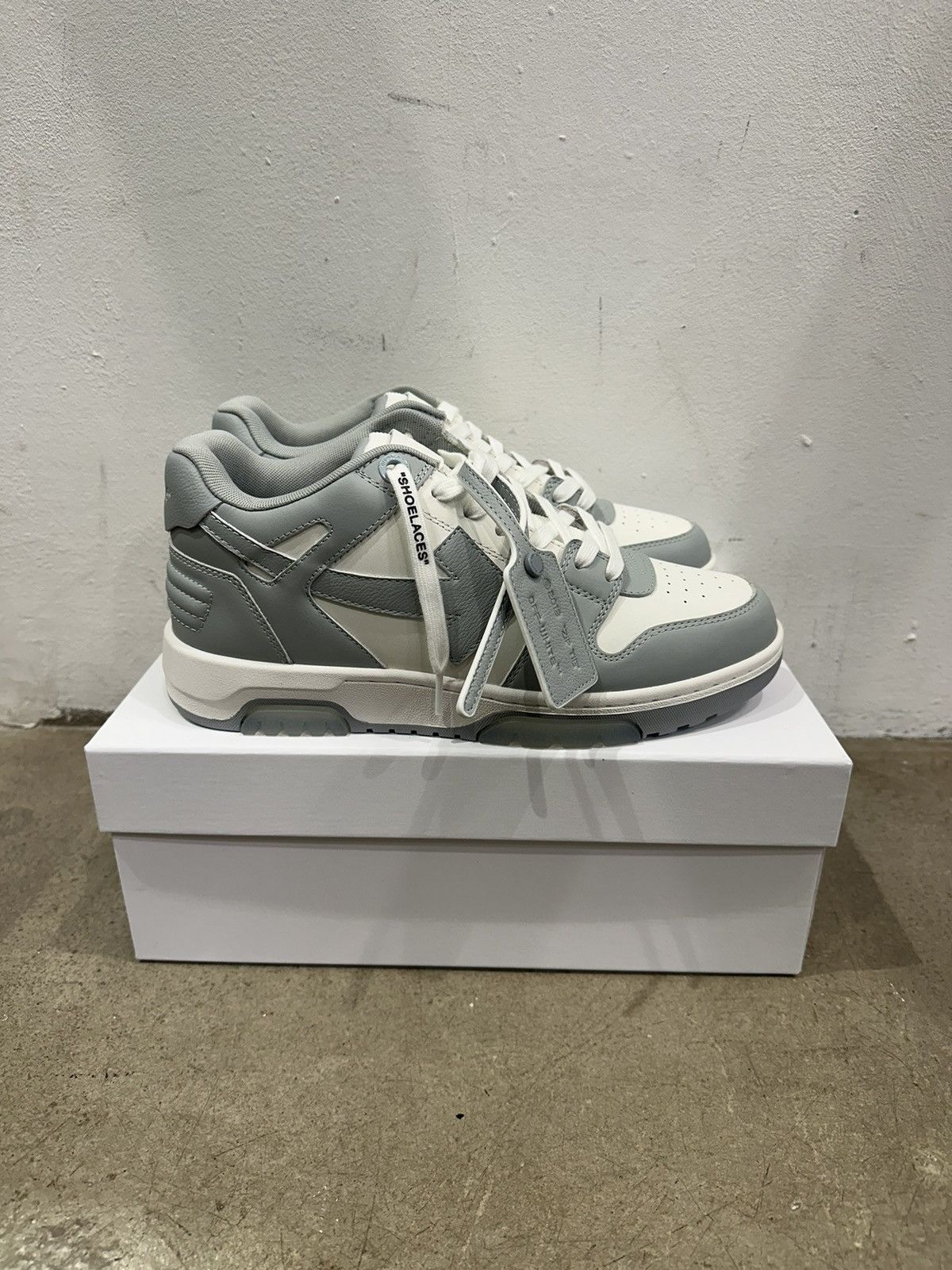 Off-White Off White Out Of Office Grey White Sneaker Size US 9 / EU 42 - 2 Thumbnail