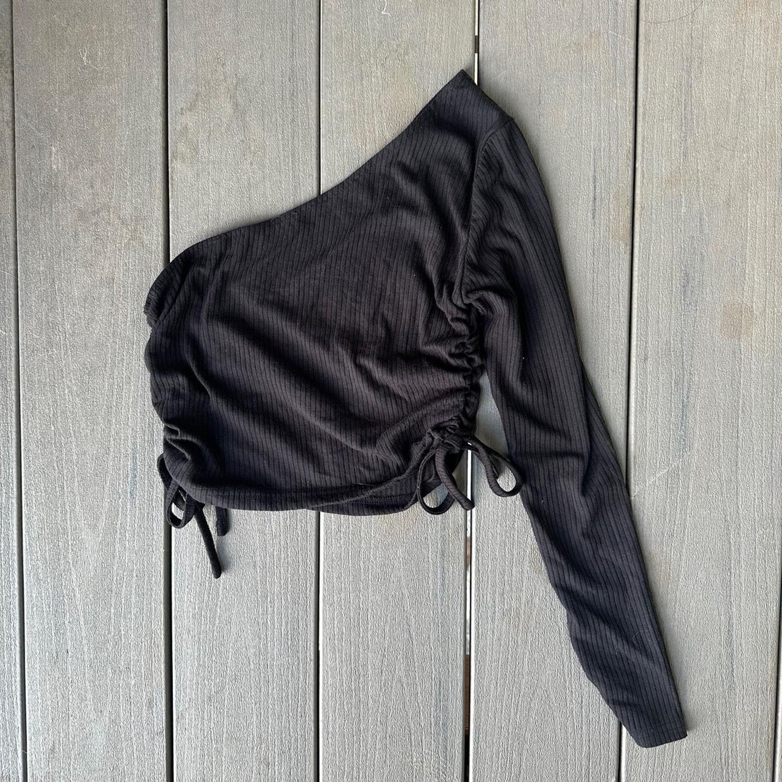 Shein Black one sleeve crop top Size S / US 4 / IT 40 - 2 Thumbnail