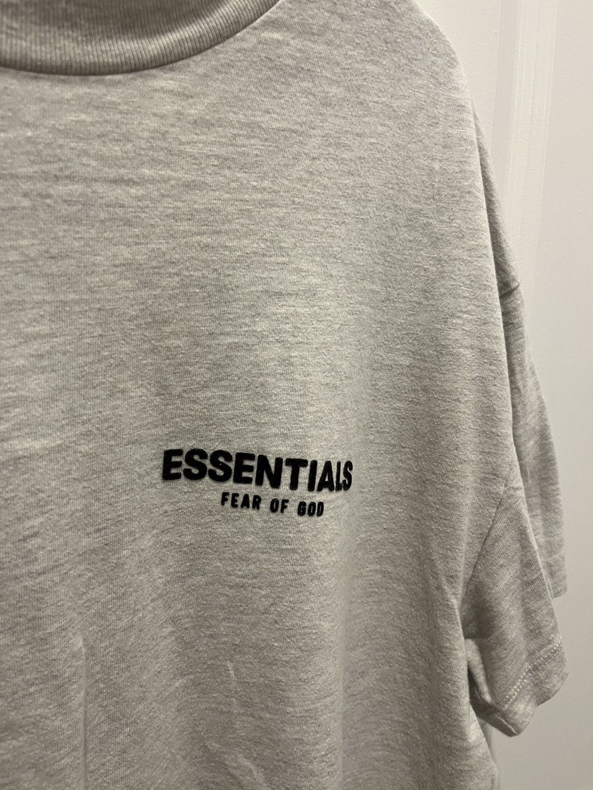 Fear of God fear of god essentials t-shirt (ss22) light oatmeal Size US M / EU 48-50 / 2 - 2 Thumbnail