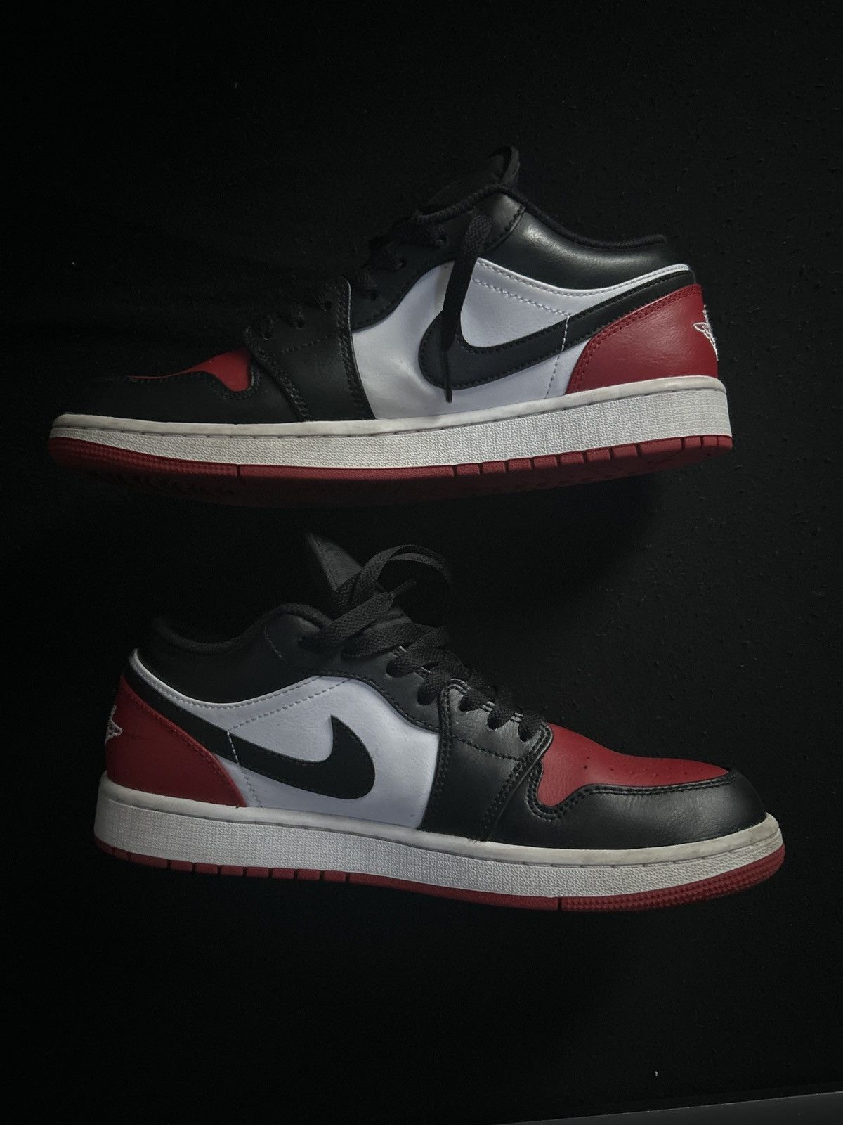 Jordan Brand Bred toe Chicago Jordan 1 low with original box Size US 9.5 / EU 42-43 - 4 Thumbnail