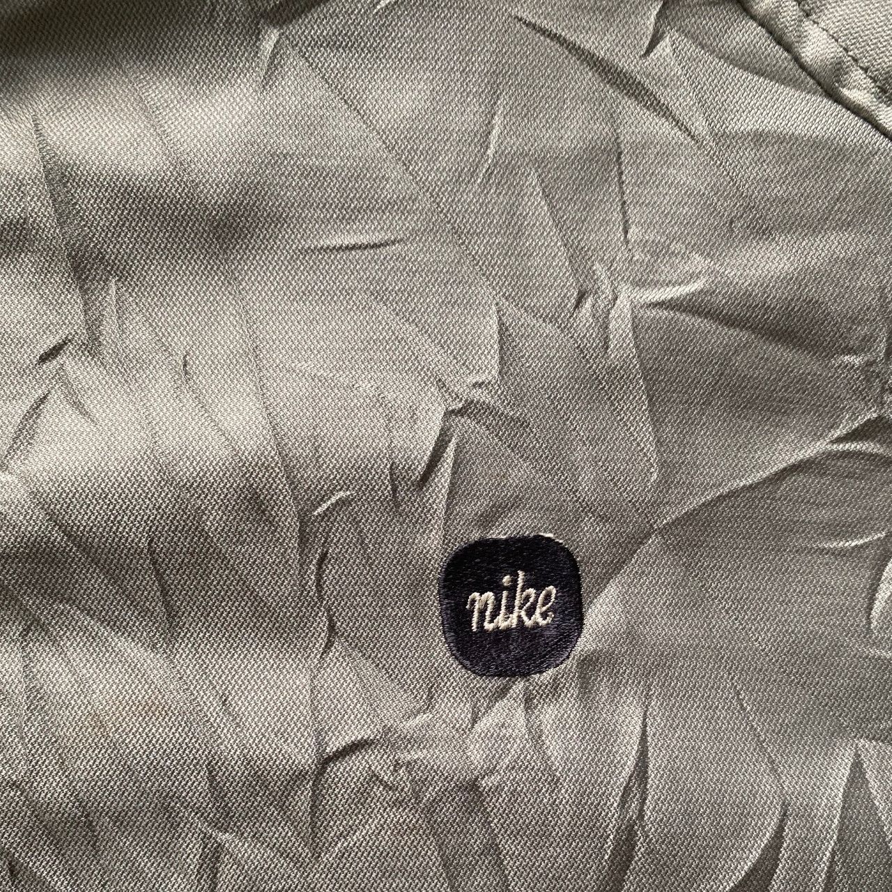 Nike Vintage Nike windbreaker with crinkled silver-gray fabric Size US XXL / EU 58 / 5 - 3 Thumbnail