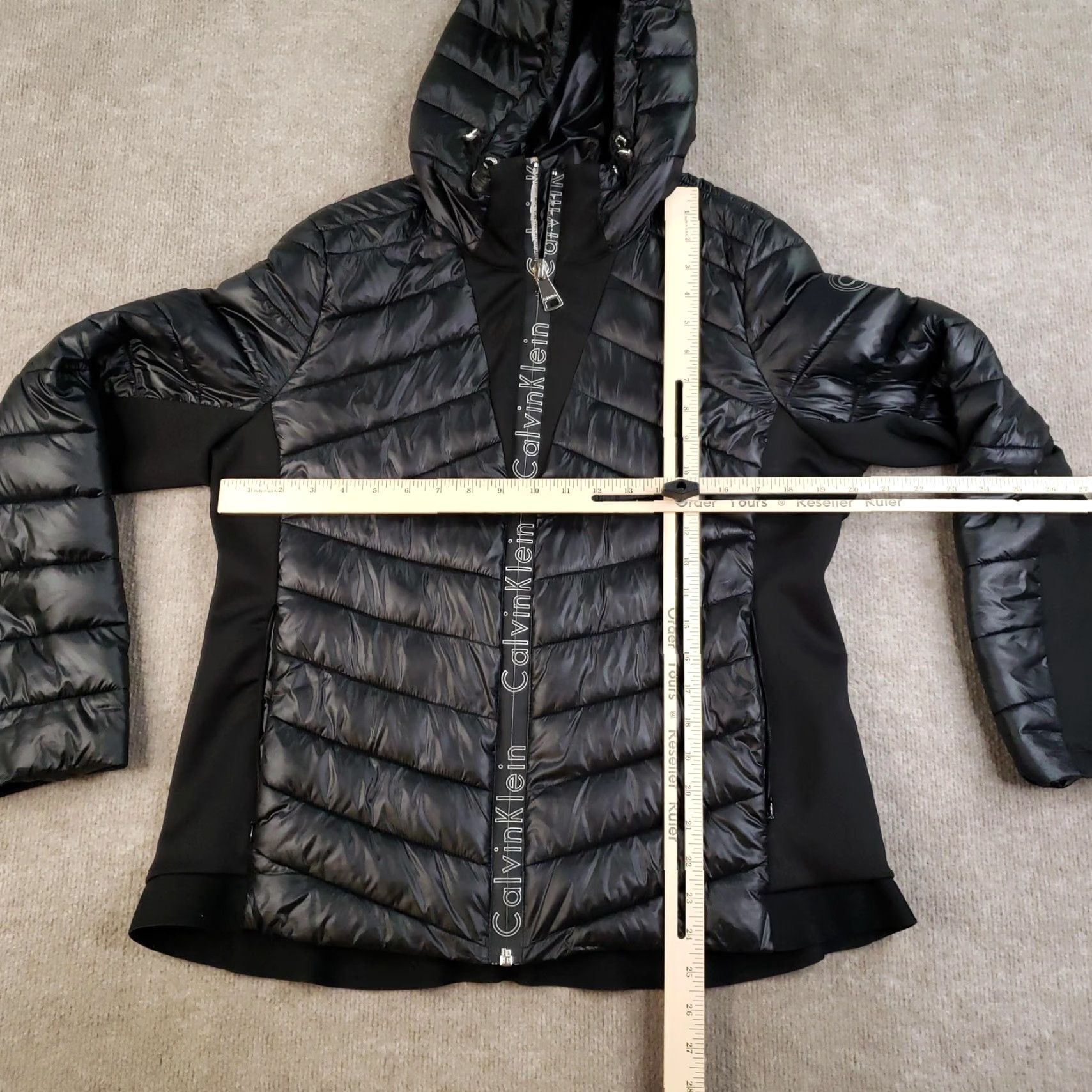 Calvin Klein Calvin Klein Jacket Womens L Hooded Quilted Puffer Softshell Zip Pockets Black Short 2020s Womens Size L / US 10 / IT 46 - 2 Thumbnail