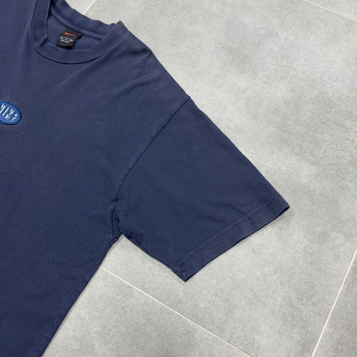 Nike × Vintage Vintage Nike Embroidered Center Logo T-Shirt Size M Size US M / EU 48-50 / 2 - 7 Thumbnail