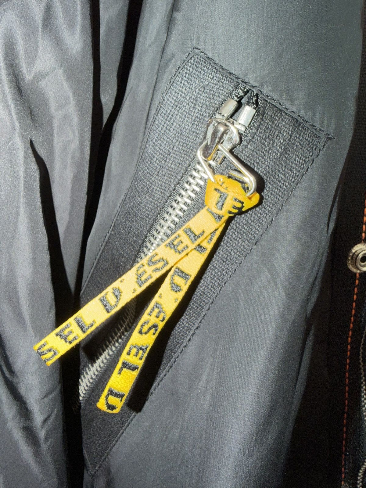 Diesel Diesel J-Shark Bomber Jacket Black Techwear Y2K Size US S / EU 44-46 / 1 - 5 Thumbnail