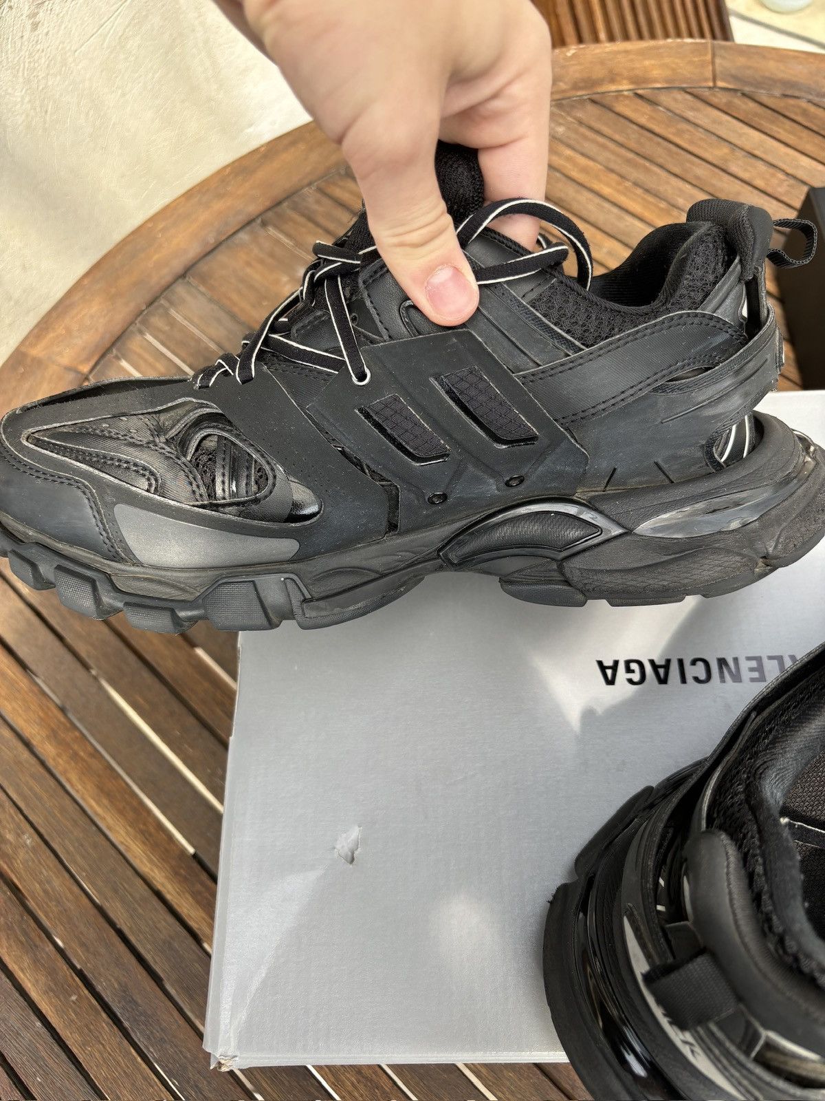 Balenciaga Balenciaga Track Runner V2 Black Size US 9 / EU 42 - 11 Thumbnail