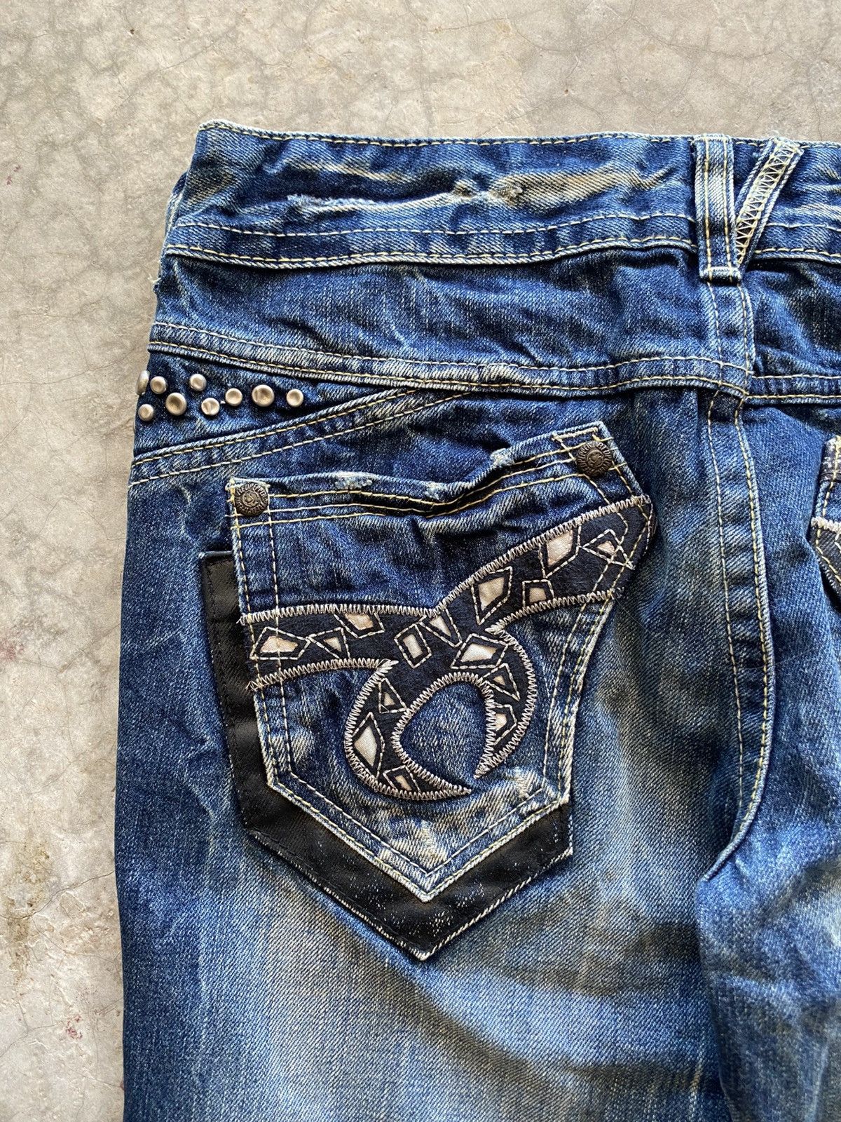 20471120 FLARE RED PEPPER JEANS ED HARDY STYLE EMBROIDERED JAPANESE Size US 31 - 10 Thumbnail