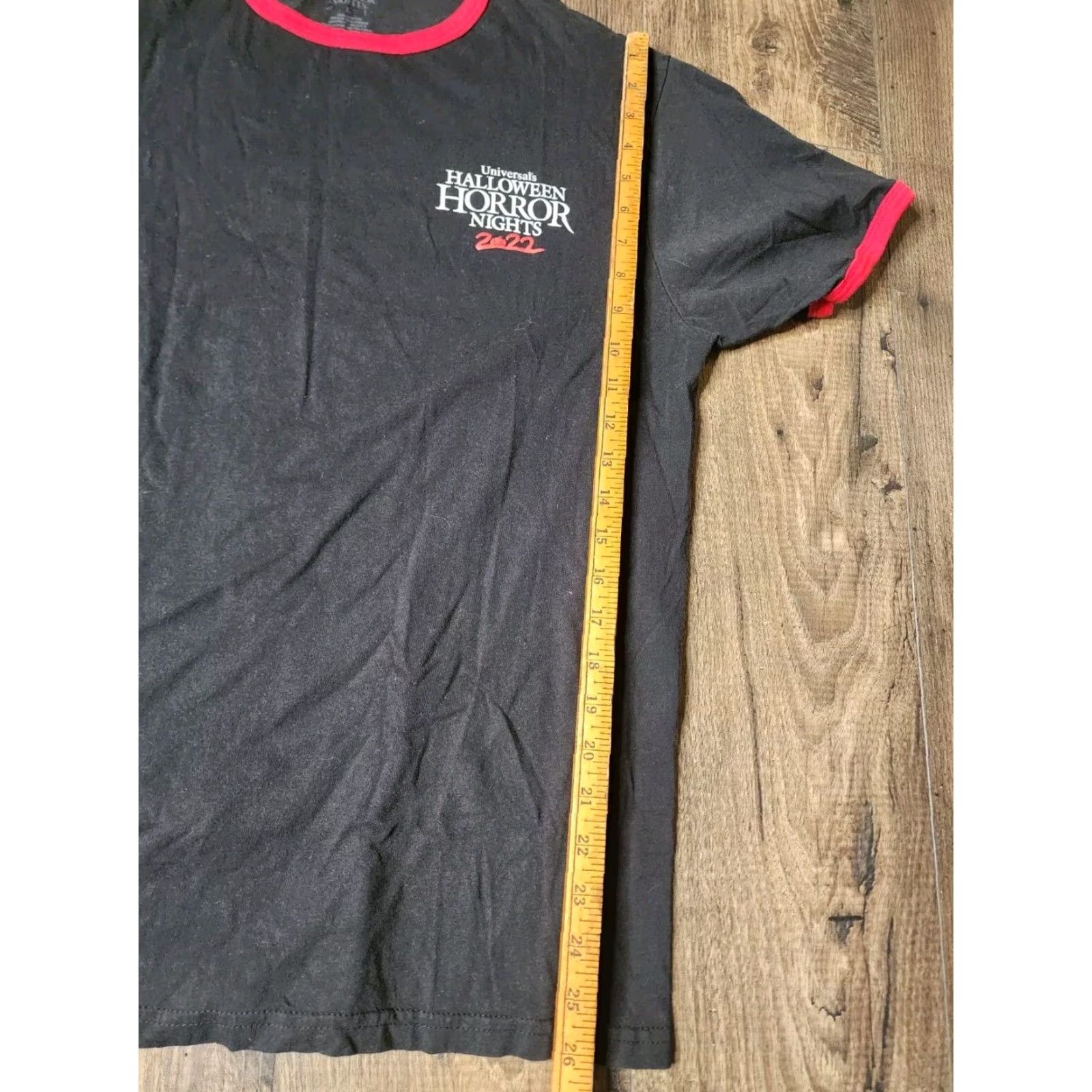 Vintage Universal Studios Horror T-Shirt Mens Large Black Halloween 2022 "Never Go Alone" Short Sleeve Size US L / EU 52-54 / 3 - 3 Thumbnail
