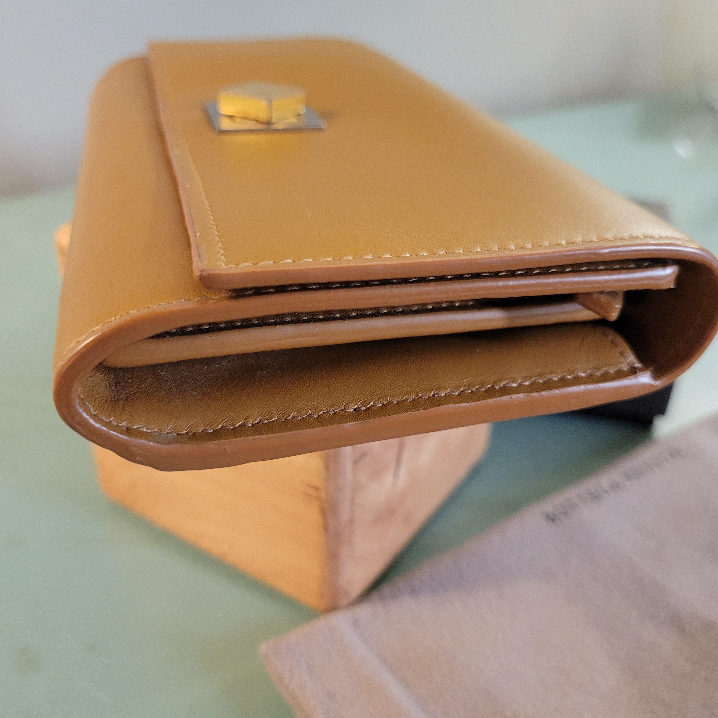 Bottega Veneta French Calfskin Continental Wallet Camel Turn Lock Size ONE SIZE - 4 Thumbnail