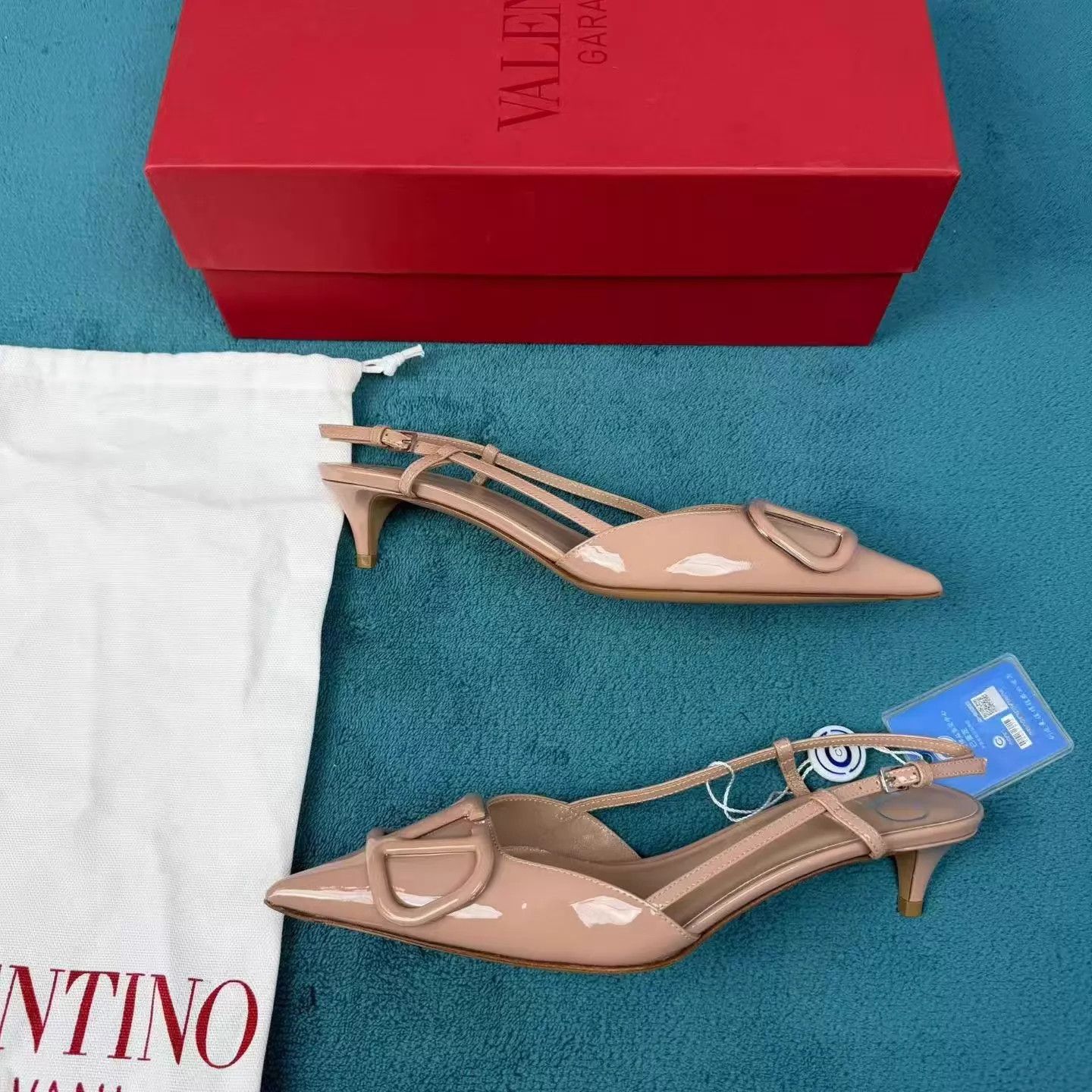 Valentino Valentino Patent Leather Back Strap Stiletto Hlts Cinn Size US 5 / IT 35 - 2 Thumbnail