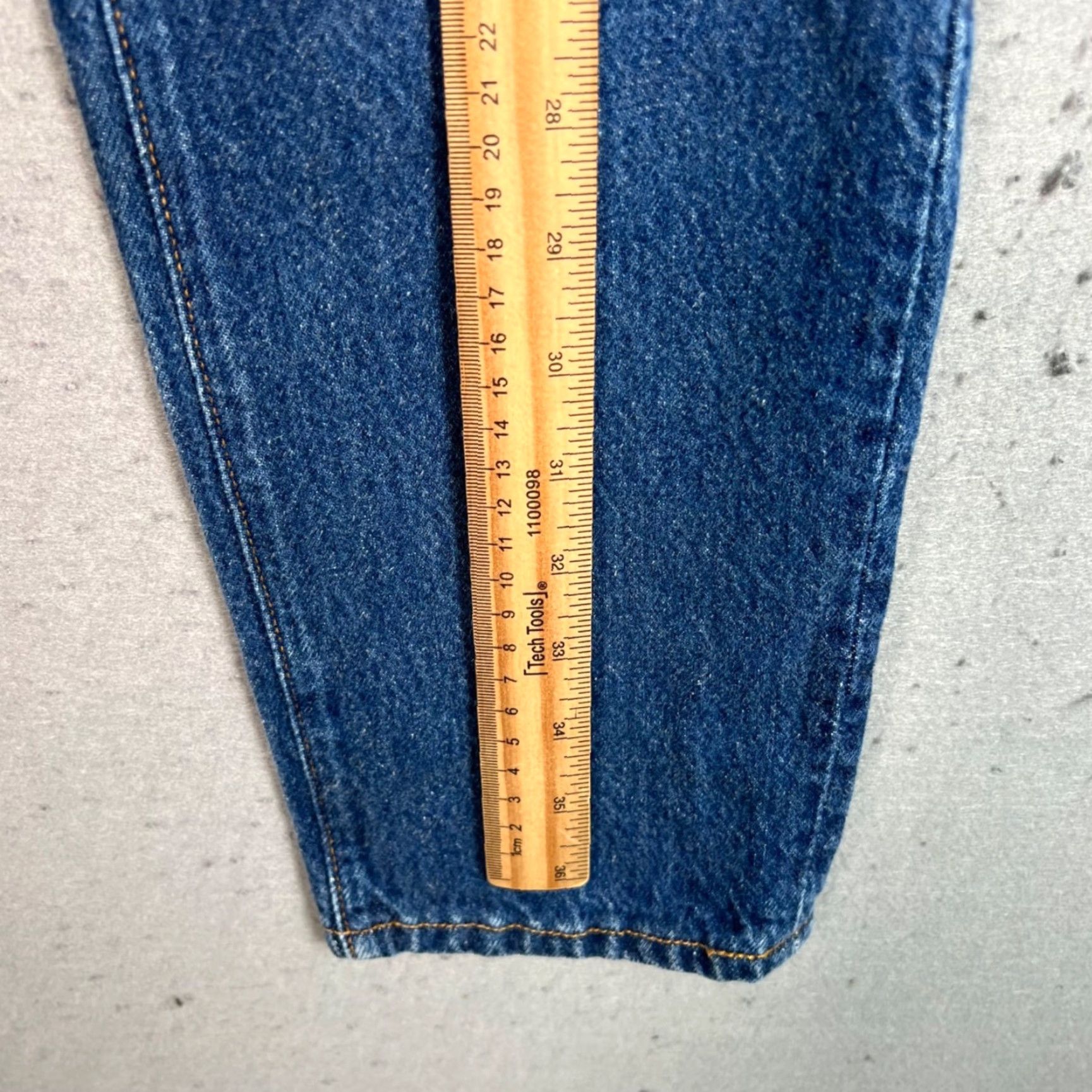 Levi's VINTAGE Levis Womens Size 1 High-Waisted Blue Denim Jeans Measures 22 x 29 Size 25" / US 0 / IT 36 - 6 Thumbnail