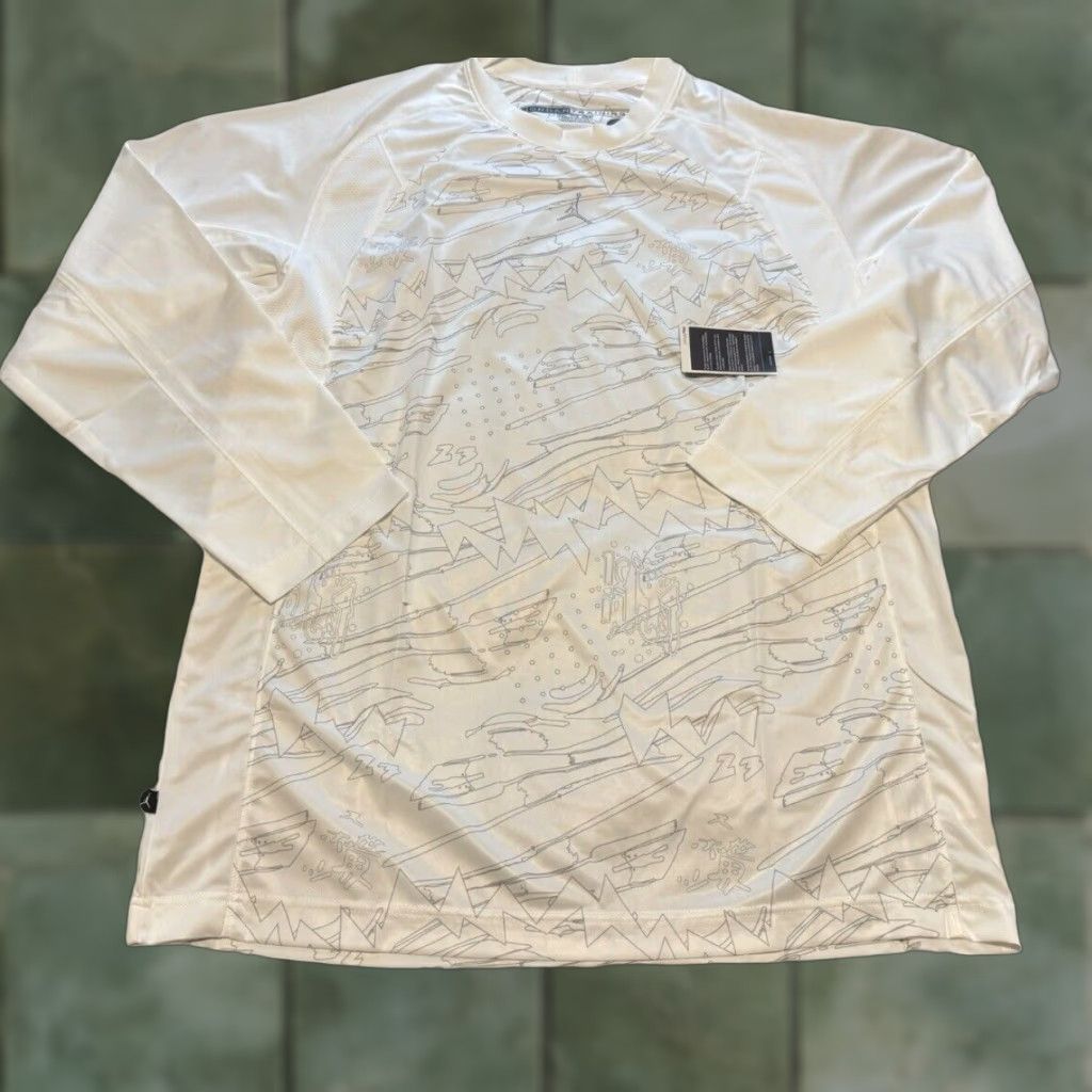 Jordan Brand Jordan Training White Long Sleeve Crew Neck Sz XXL NWT Size US XXL / EU 58 / 5 - 1 Thumbnail