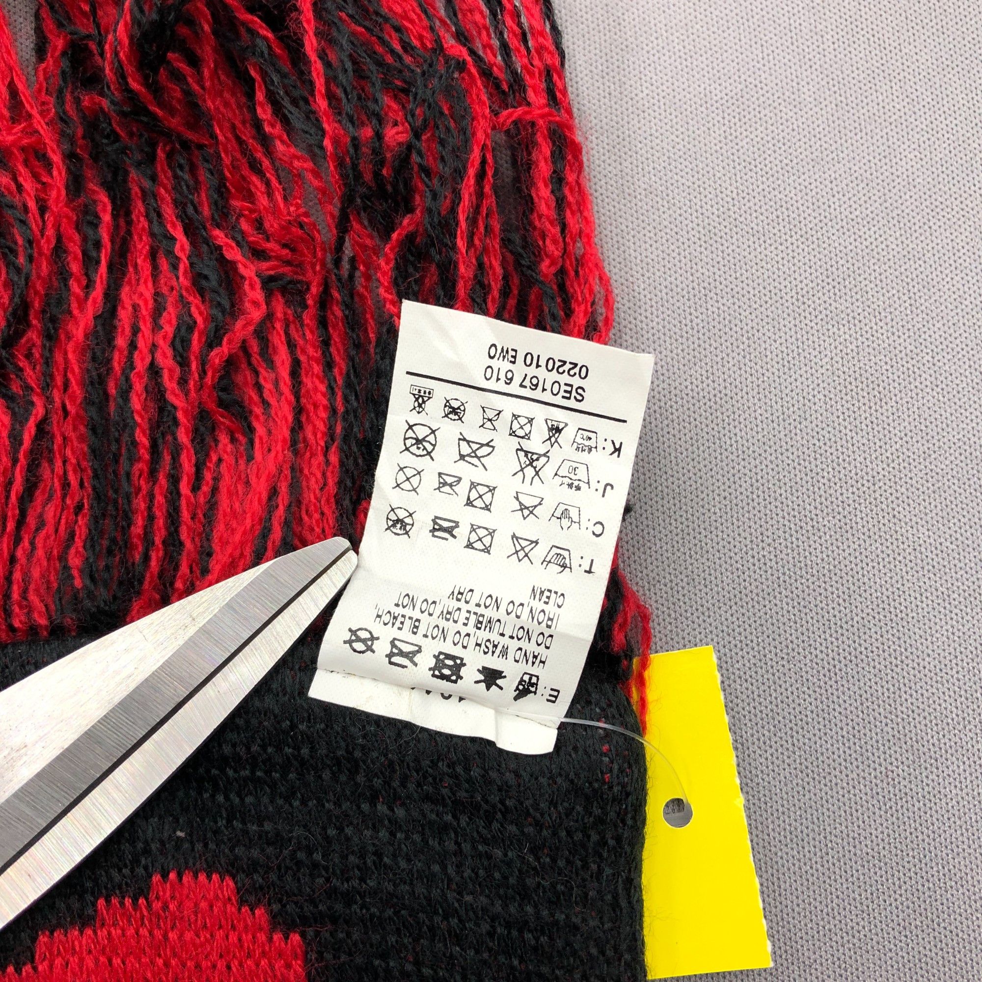 Nike Vintage Nike x Manchester United Scarf Wool Cashmere Scarves Size ONE SIZE - 11 Thumbnail