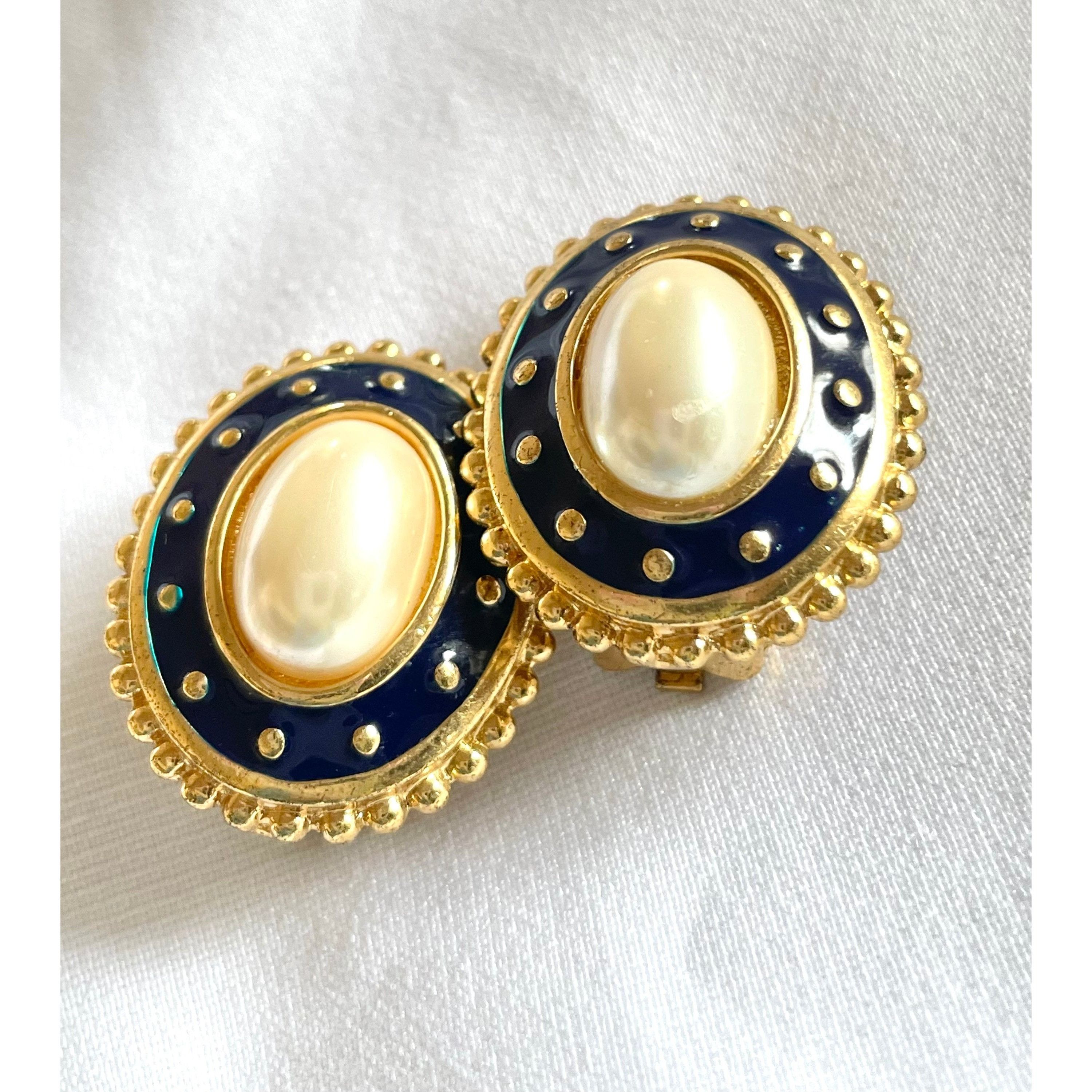 Burberry Vintage Burberry earrings, faux pearl and gold and navy tone Size ONE SIZE - 2 Thumbnail