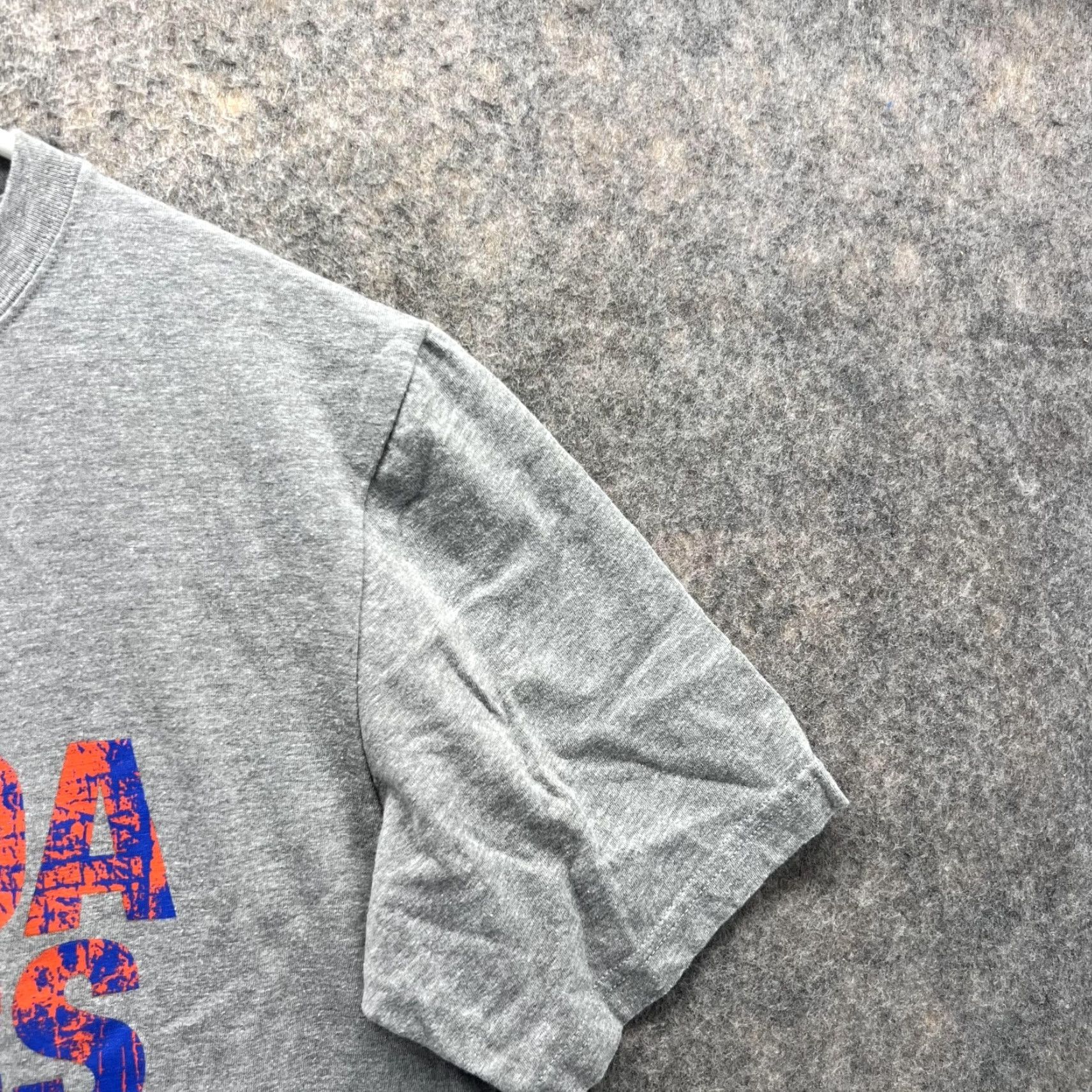 Nike Nike Shirt Men Small Adult Gray Athletic Nike Dri-Fit T-Shirt, Cotton, Short Sleeve, Crew Neck, Logo, Florida Gators, Regular Fit, -87? Size US S / EU 44-46 / 1 - 4 Thumbnail