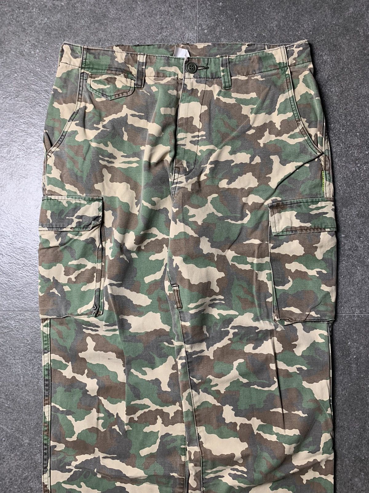 GOODENOUGH 2000s Goodenough Camouflage Cargo Pants Size US 30 / EU 46 - 2 Thumbnail