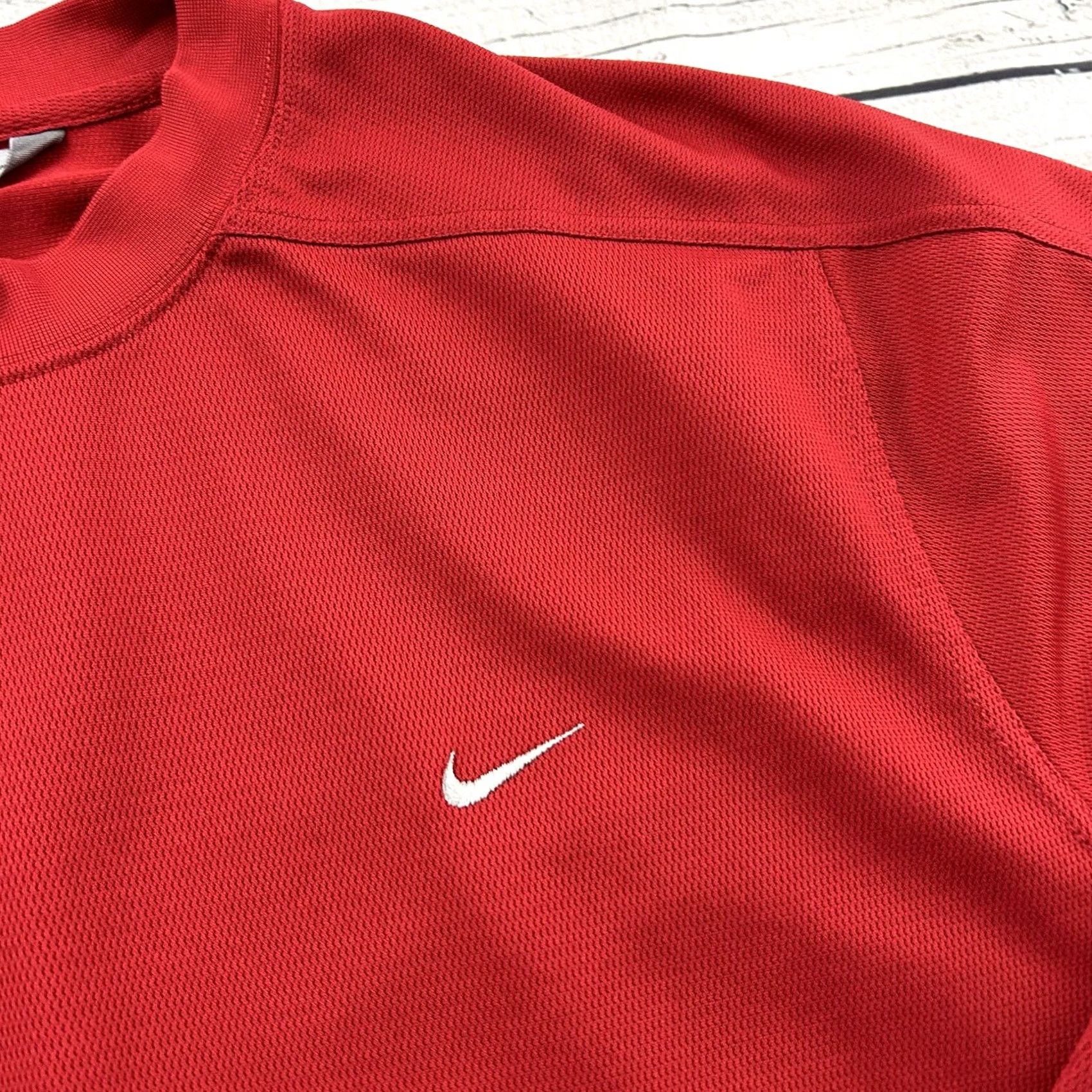Nike Vintage Nike Essential Check Long Sleeve Poly Athletic Shirt Mens M Red Size US M / EU 48-50 / 2 - 5 Thumbnail