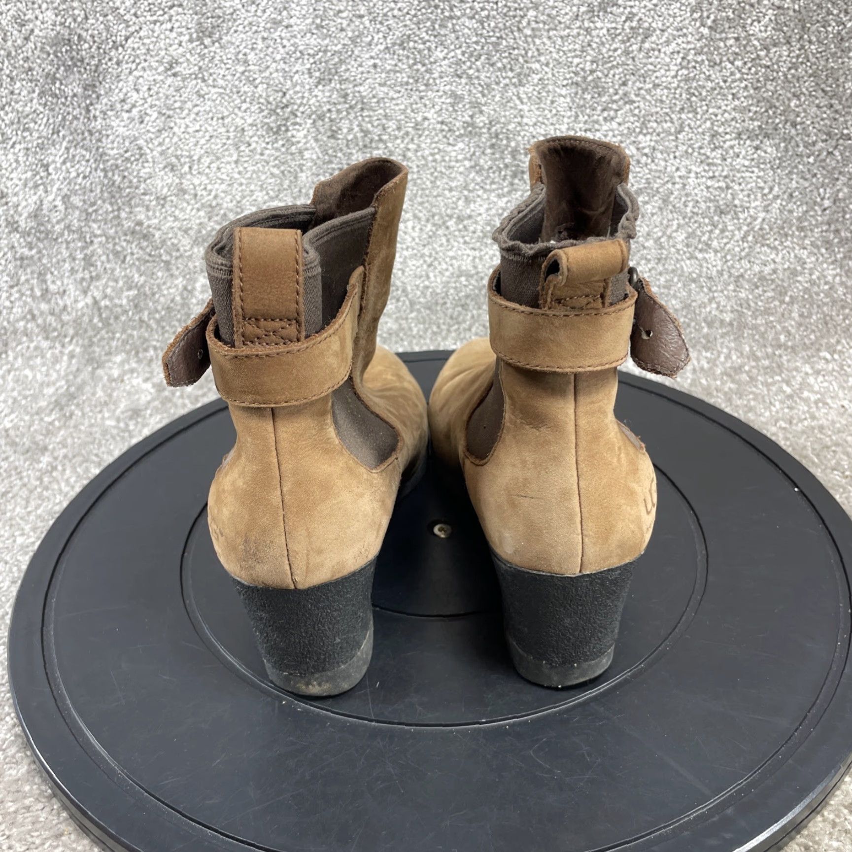 Ugg VINTAGE UGG Boots Women Size 8 Brown Leather Wedge Heel Waterproof Bootie Casual Fall Winter Size US 8 / IT 38 - 6 Thumbnail